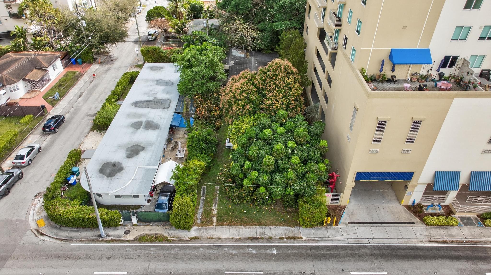 975 SW 37th Avenue, Miami, FL 33135 — photo 1 of 18
