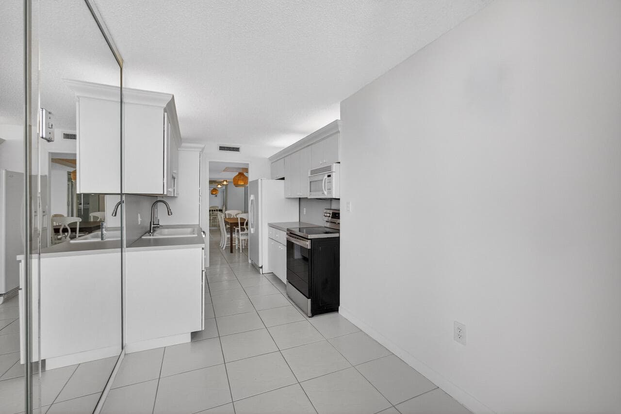 4200 N Ocean Drive 2-804, Singer Island, FL 33404 — photo 28 of 61