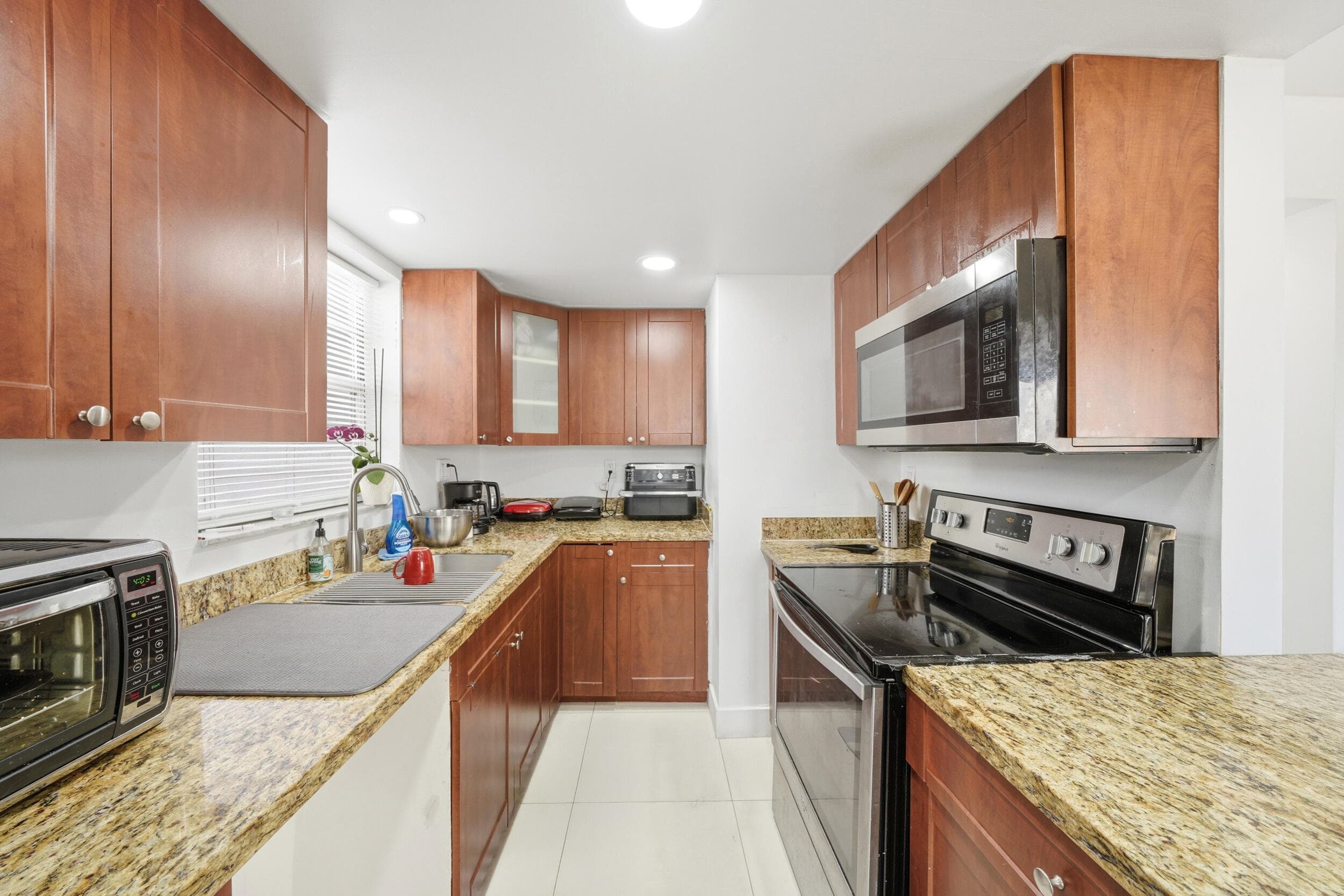 1221 SW 122nd Avenue 401, Miami, FL 33184 — photo 11 of 25