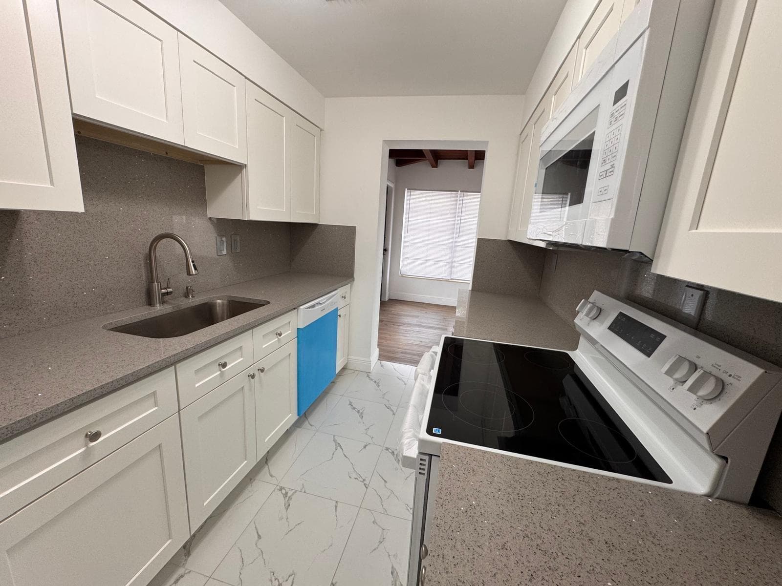 11 NW 56th Street, Oakland Park, FL 33309 — photo 14 of 47