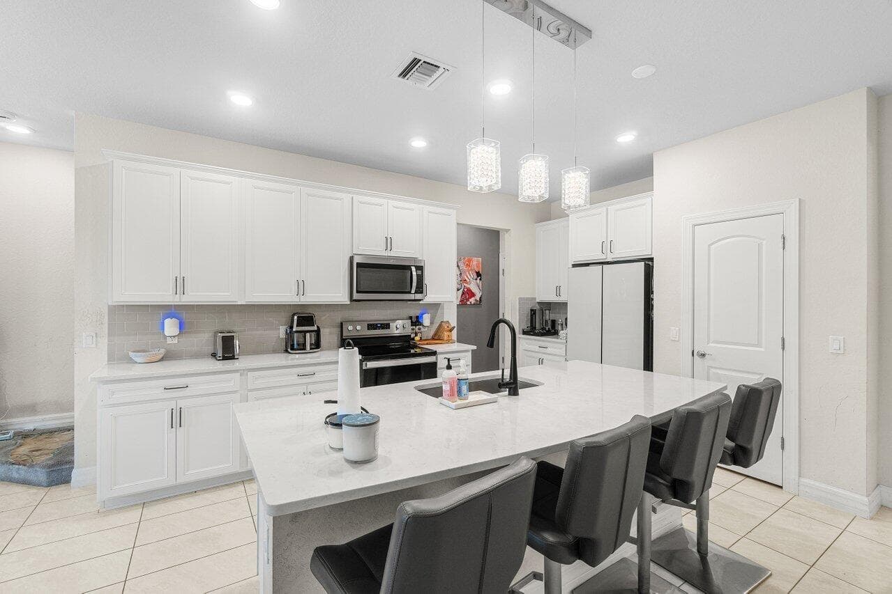 4824 Chantilly Road, Lake Worth, FL 33467 — photo 11 of 36