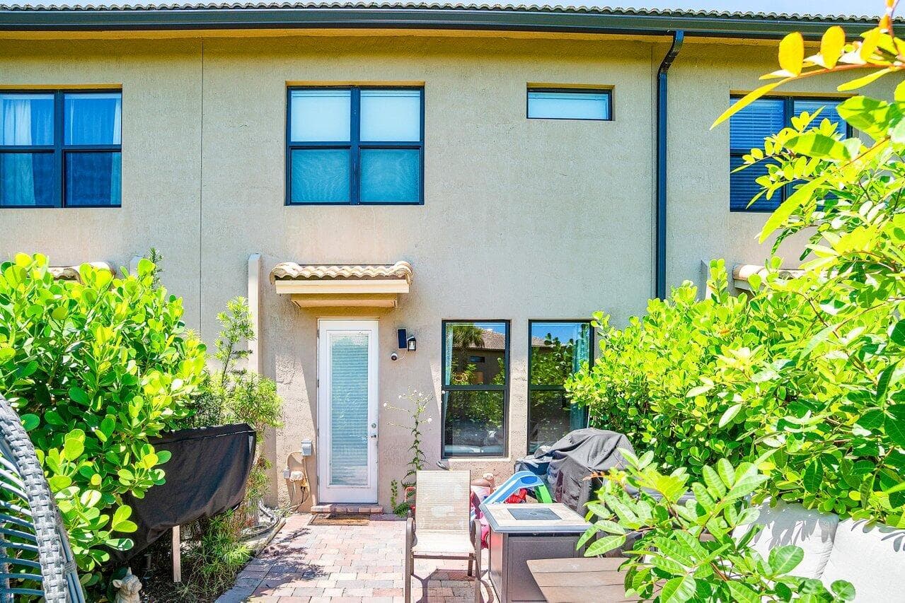 4824 Chantilly Road, Lake Worth, FL 33467 — photo 33 of 36