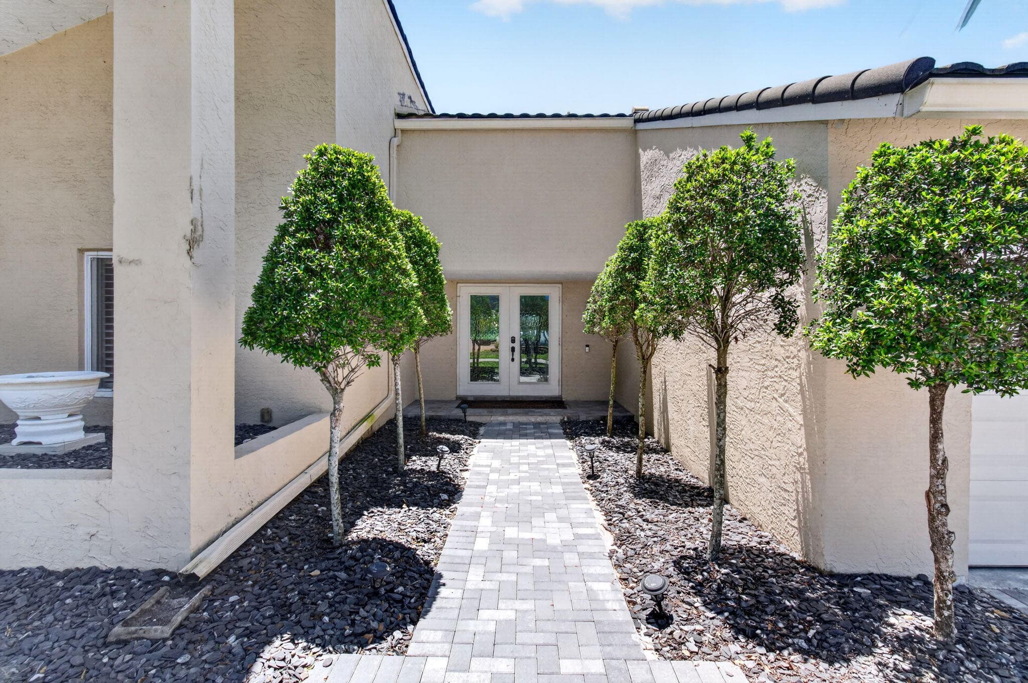 2320 SW 23rd Cranbrook Drive, Boynton Beach, FL 33436 — photo 5 of 91