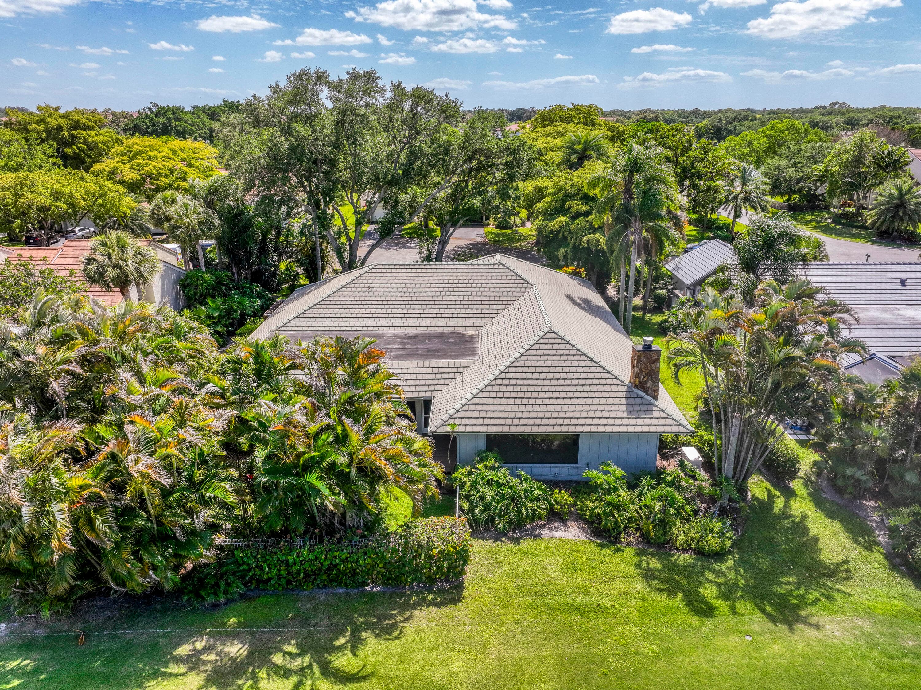 1 Balfour Road E, Palm Beach Gardens, FL 33418 — photo 34 of 40