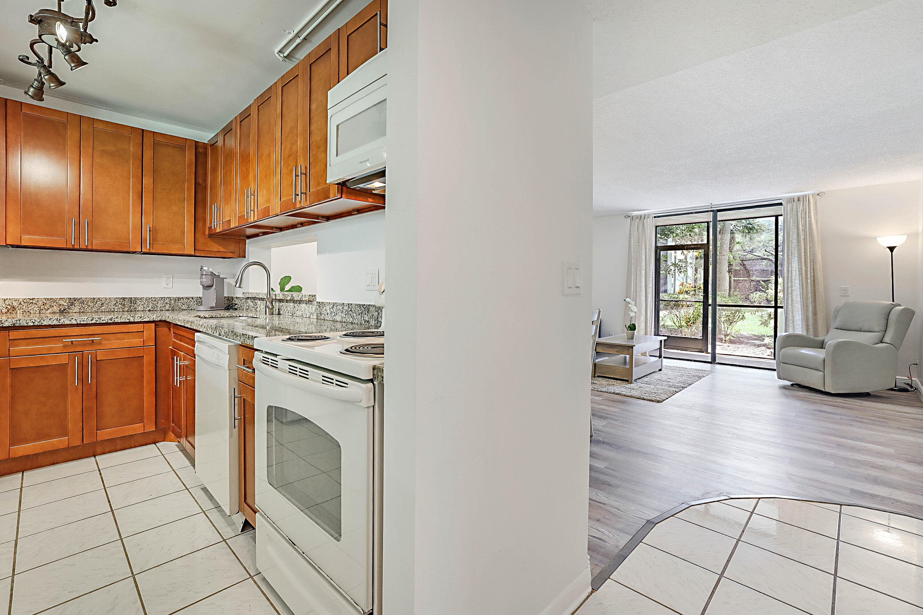 5160 Las Verdes Circle 117, Delray Beach, FL 33484 — photo 10 of 29
