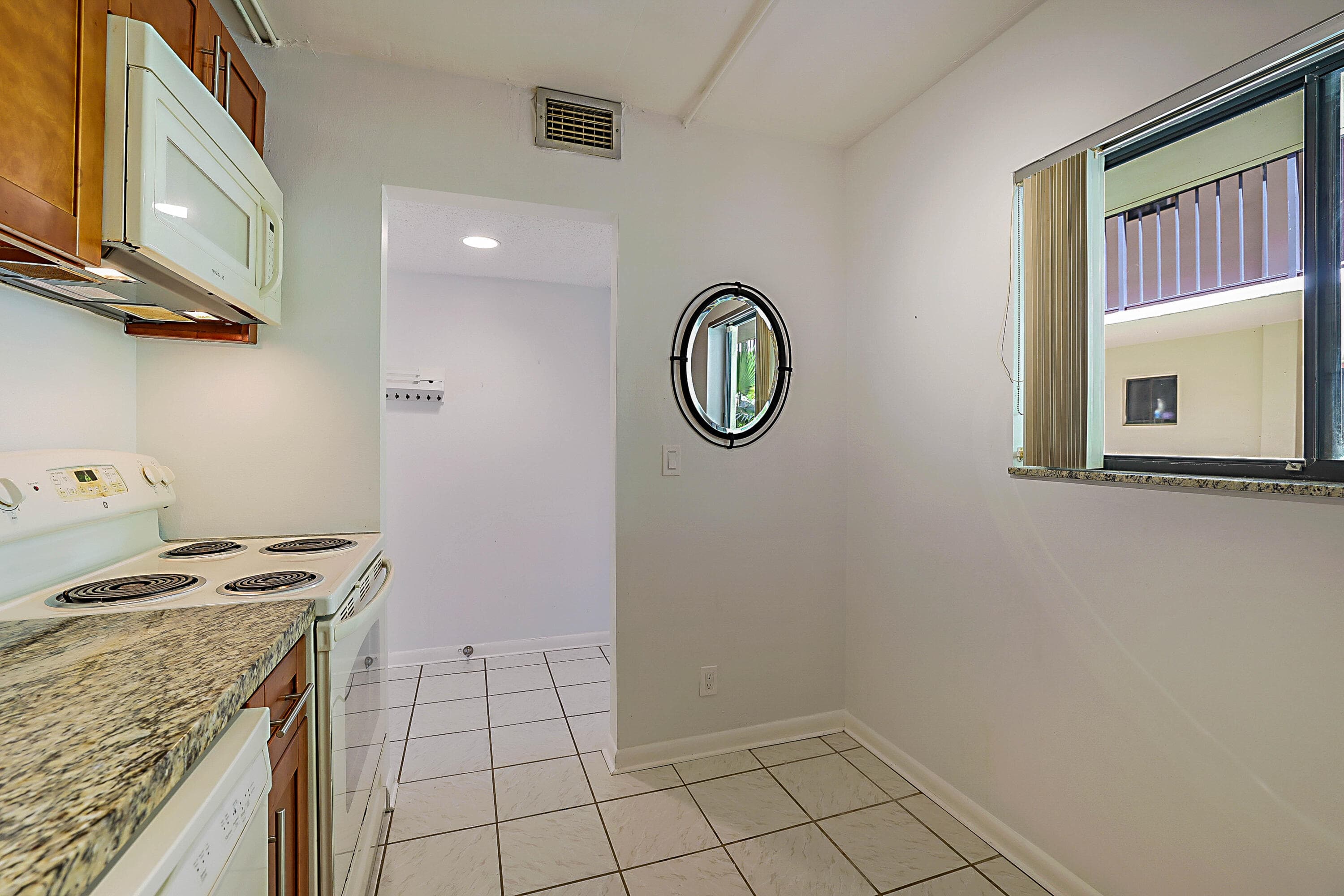 5160 Las Verdes Circle 117, Delray Beach, FL 33484 — photo 12 of 29