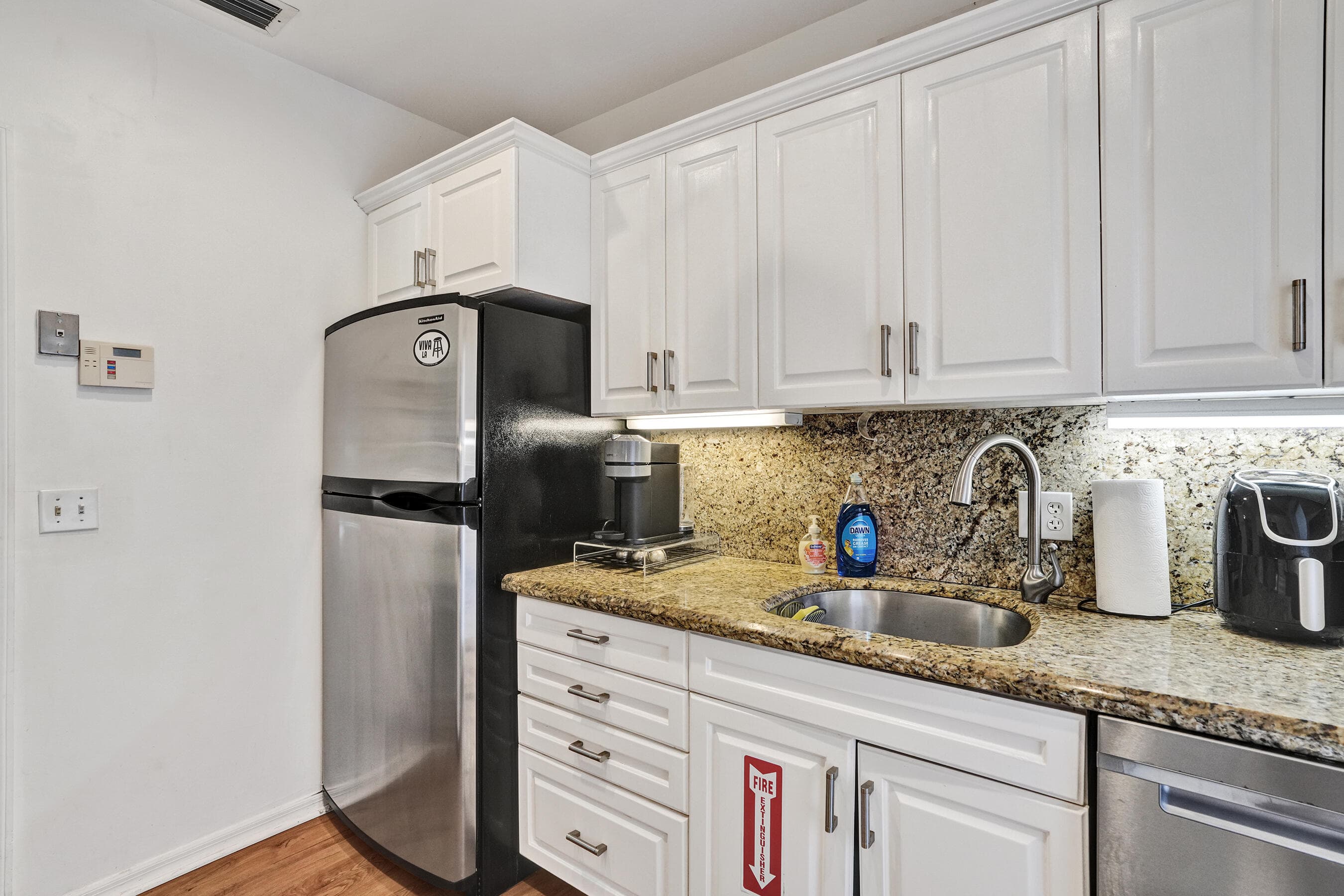 530 NE 11th Avenue, Fort Lauderdale, FL 33301 — photo 1 of 58