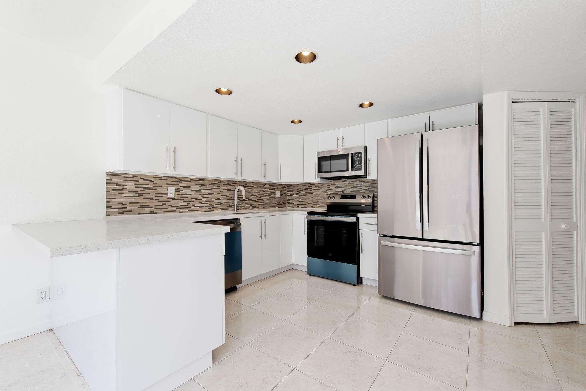 3770 SW 59th Terrace 53, Davie, FL 33314 — photo 1 of 19