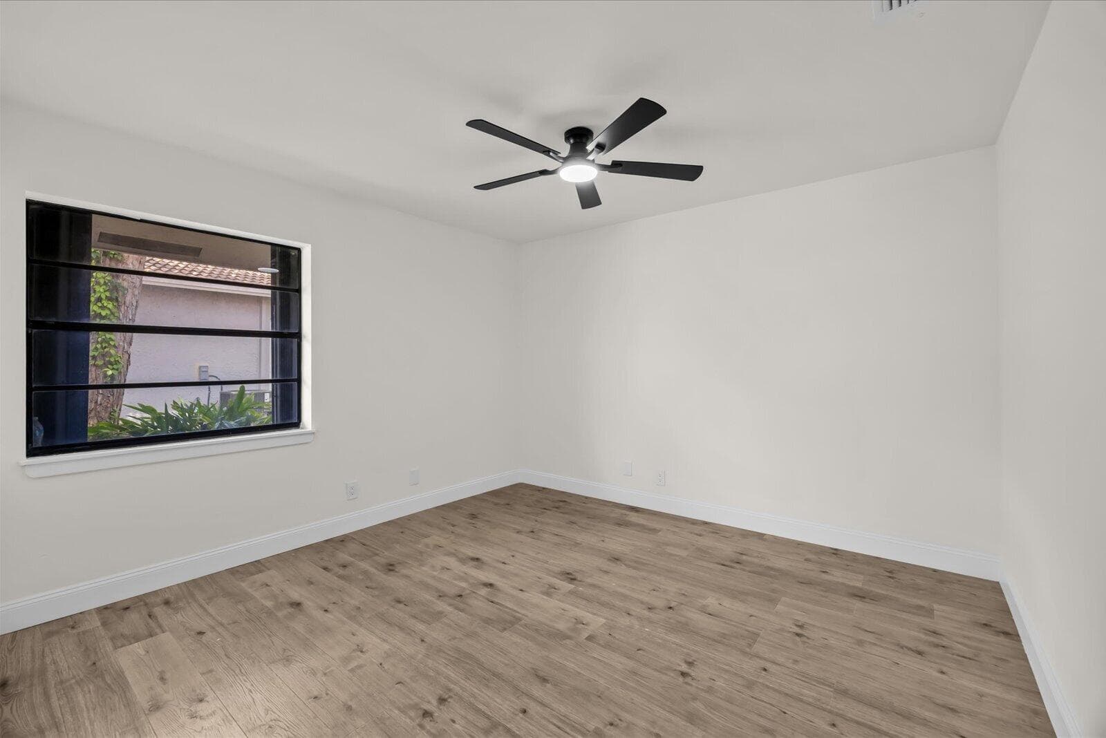 21143 N Escondido Way Way N, Boca Raton, FL 33433 — photo 27 of 41