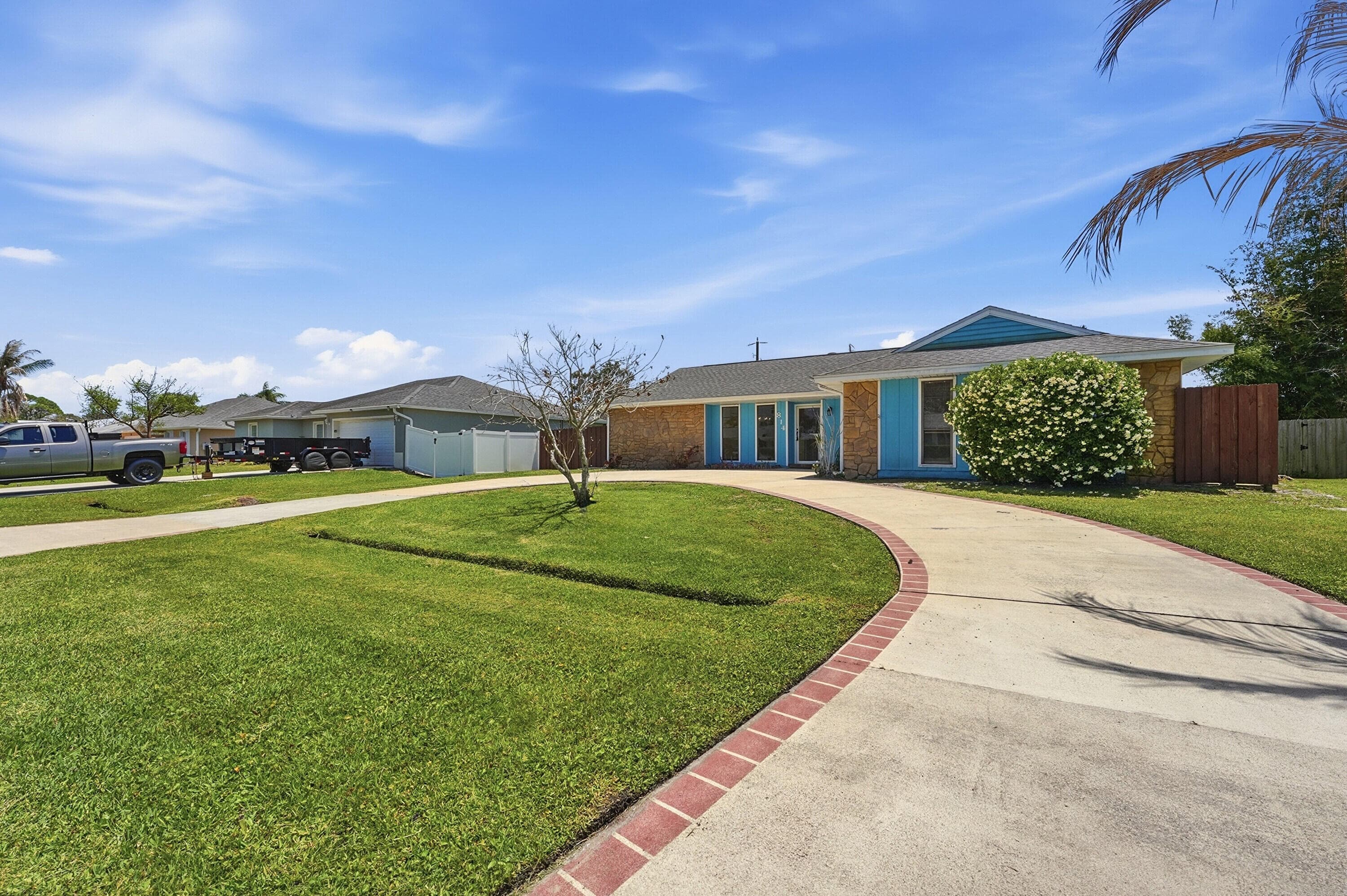 814 SE Celtic Avenue, Port St. Lucie, FL 34983 — photo 3 of 44