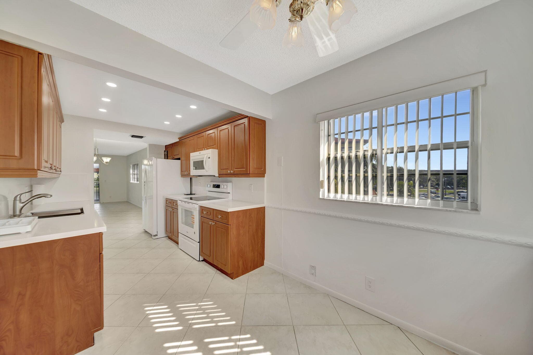 13001 SW 15th Court 312t, Pembroke Pines, FL 33027 — photo 4 of 46