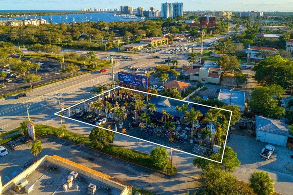 11555 Us-1, North Palm Beach, FL 33408 — photo 1 of 3