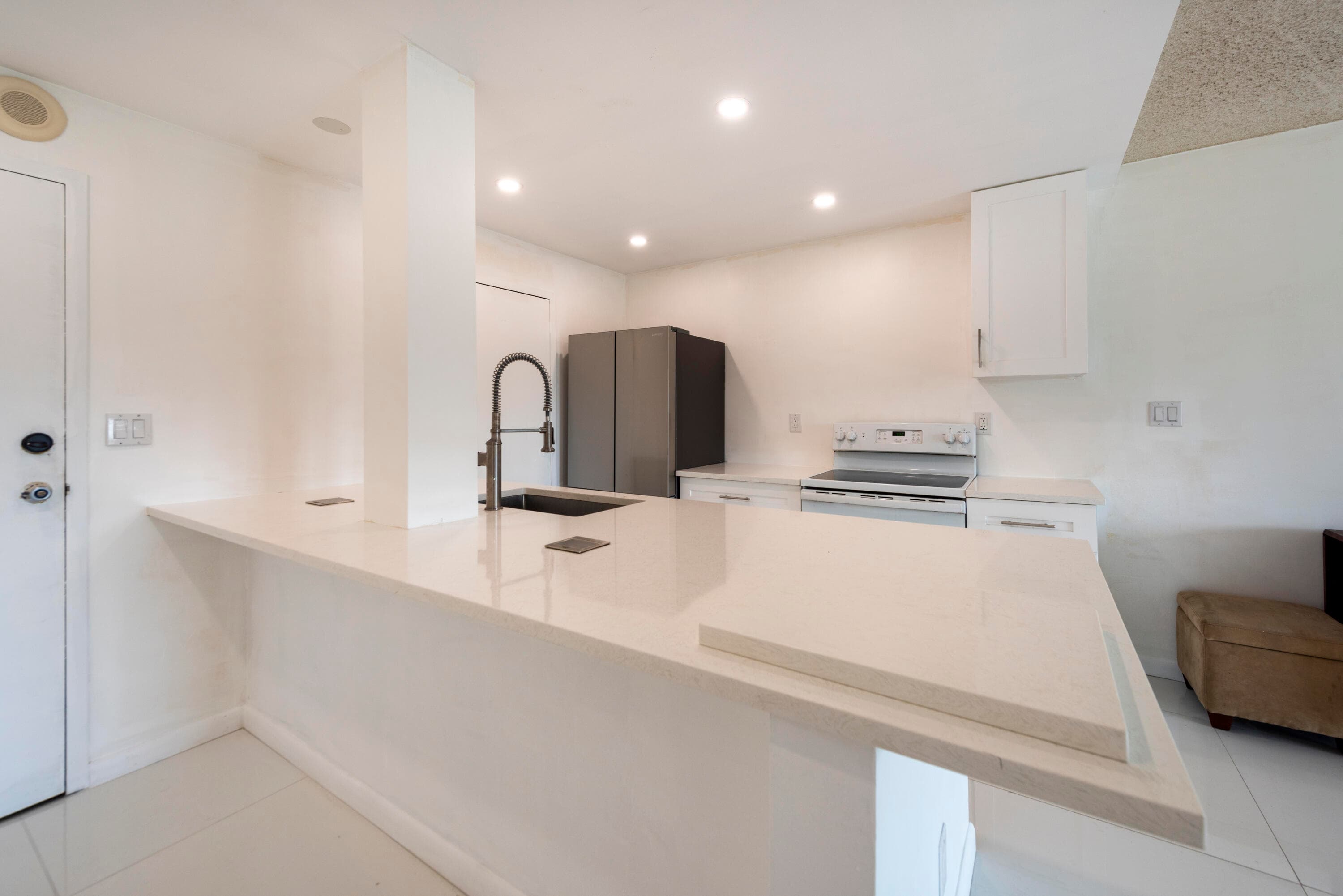 900 NE 18th Avenue 408, Fort Lauderdale, FL 33304 — photo 1 of 21