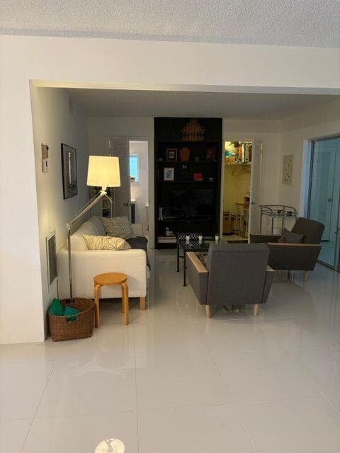 Condominium in Lake Worth — photo 3 of 30