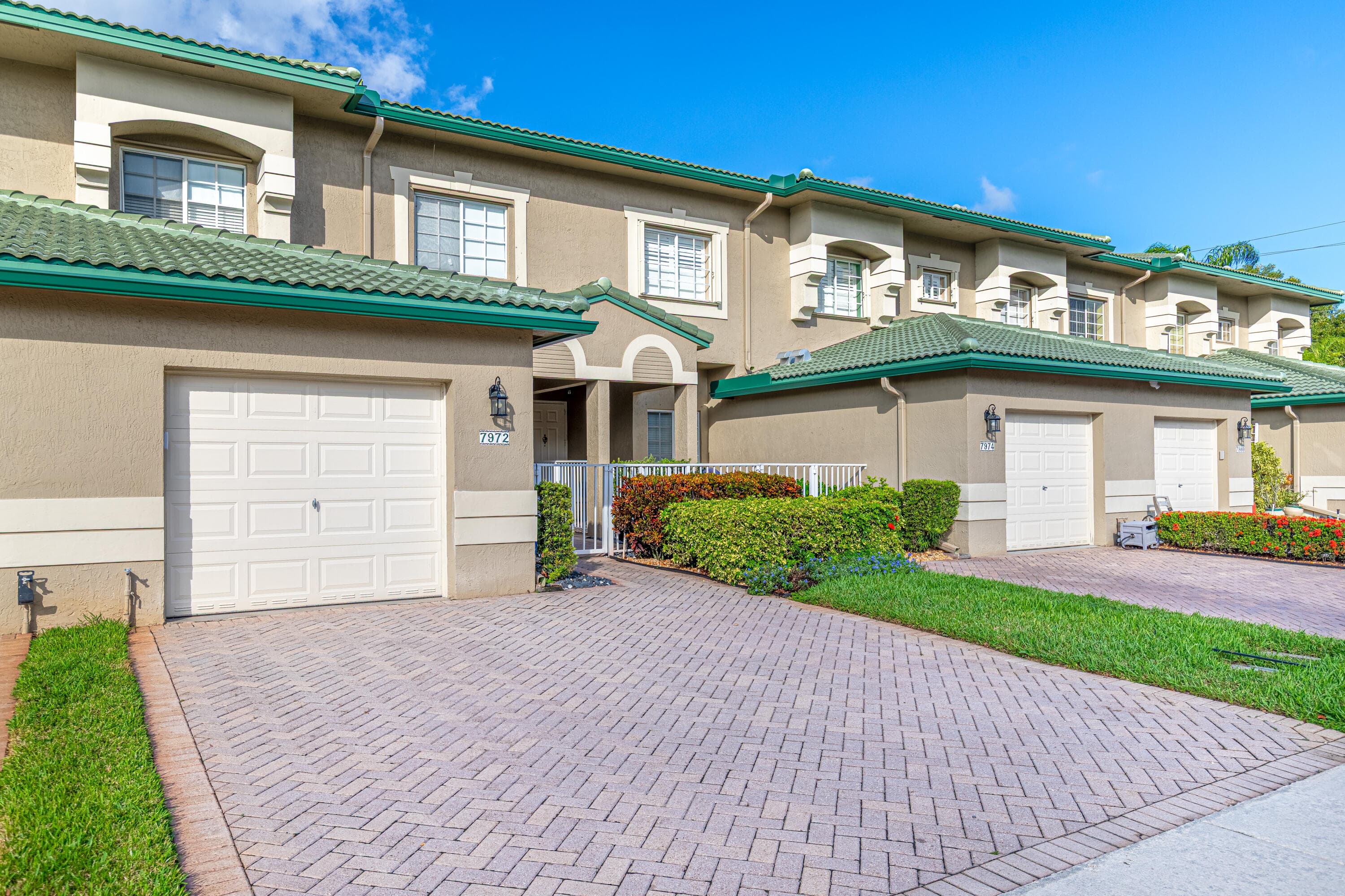 7972 W Exeter Blvd W W 101, Tamarac, FL 33321 — photo 2 of 32