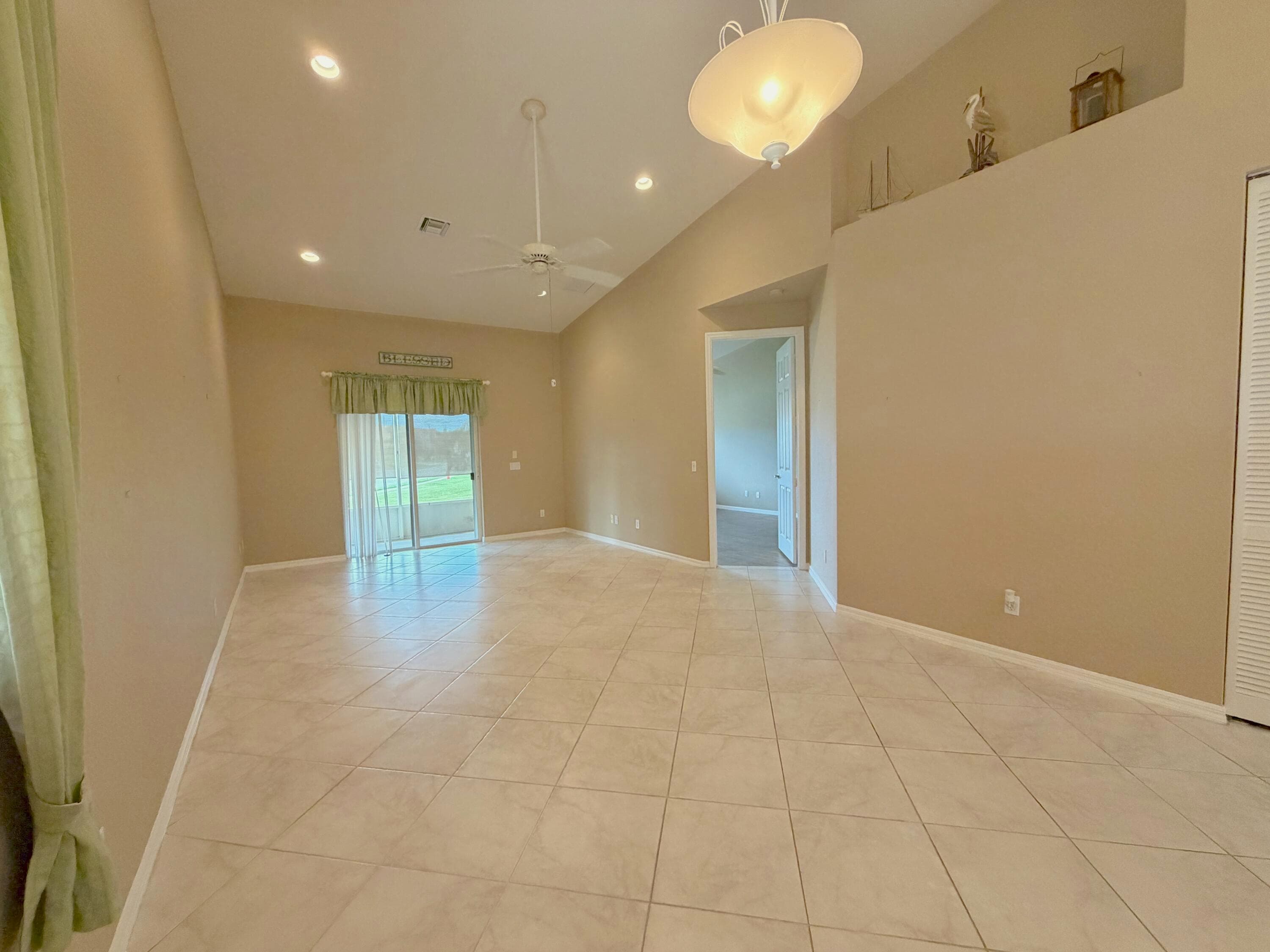 6510 Oxford Circle 101, Vero Beach, FL 32966 — photo 6 of 18