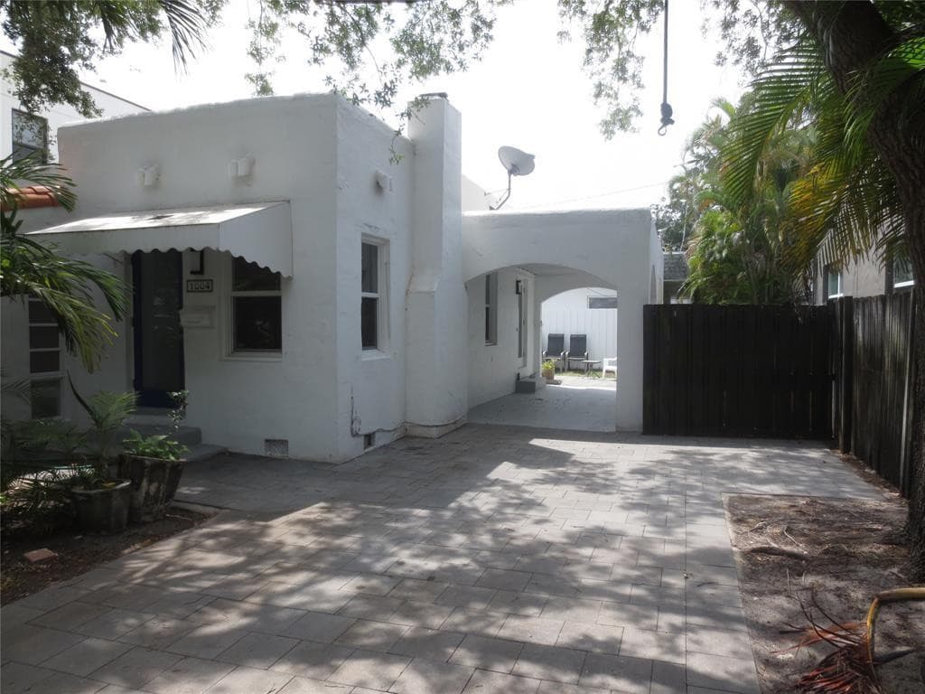 1004 NE 3rd Street, Fort Lauderdale, FL 33301 — photo 2 of 24