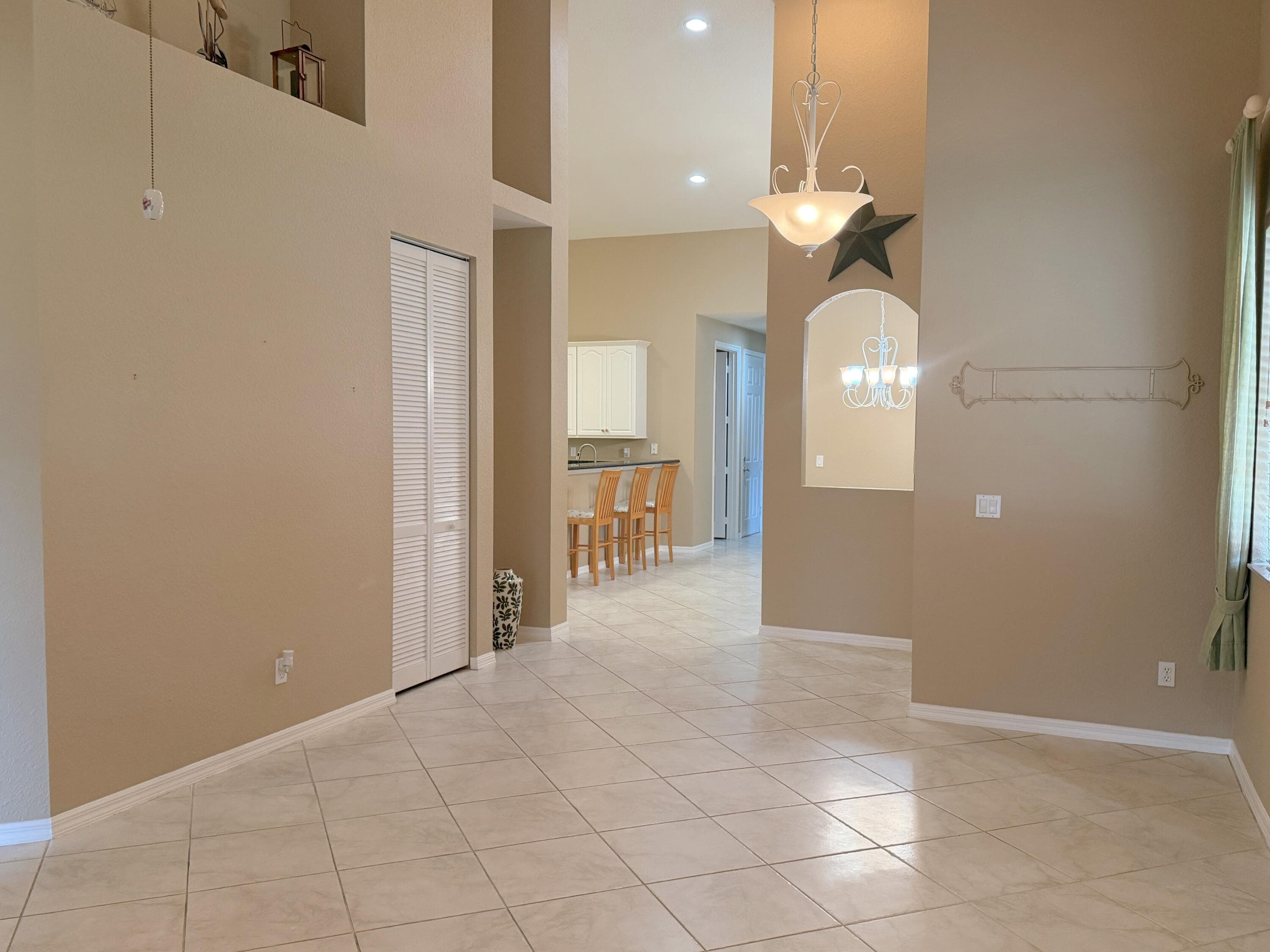 6510 Oxford Circle 101, Vero Beach, FL 32966 — photo 4 of 18