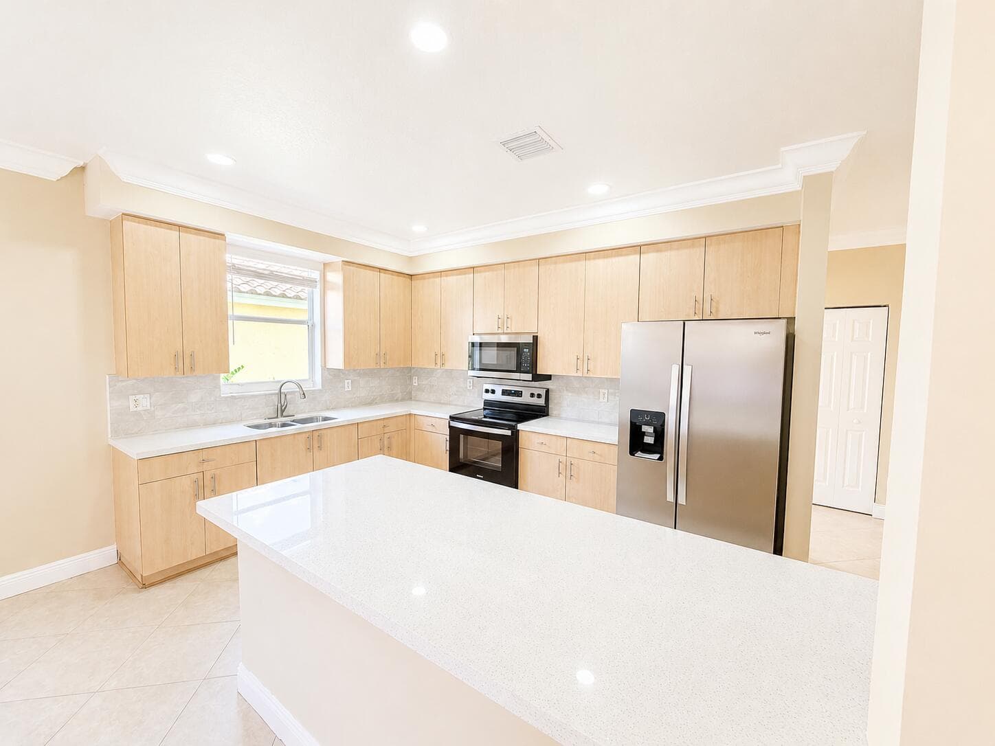 740 SW 191st Avenue, Pembroke Pines, FL 33029 — photo 6 of 28