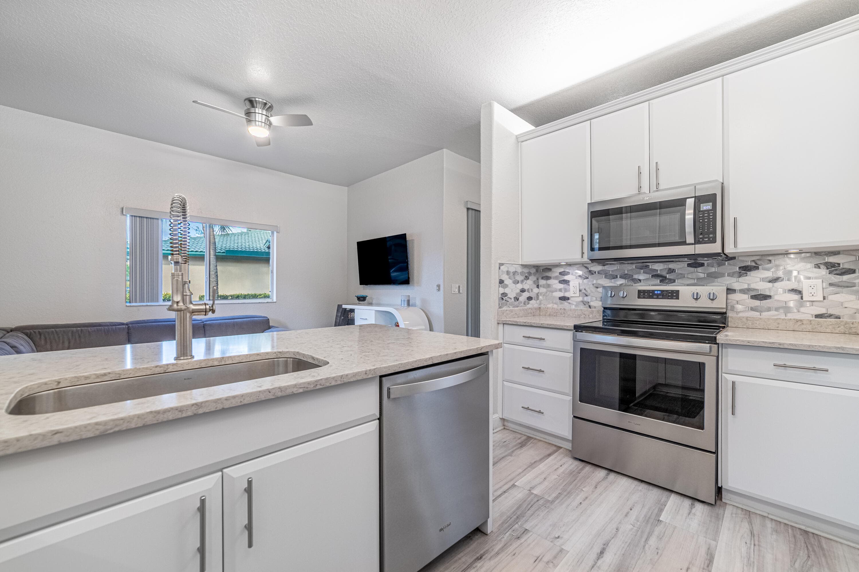 7972 W Exeter Blvd W W 101, Tamarac, FL 33321 — photo 12 of 32