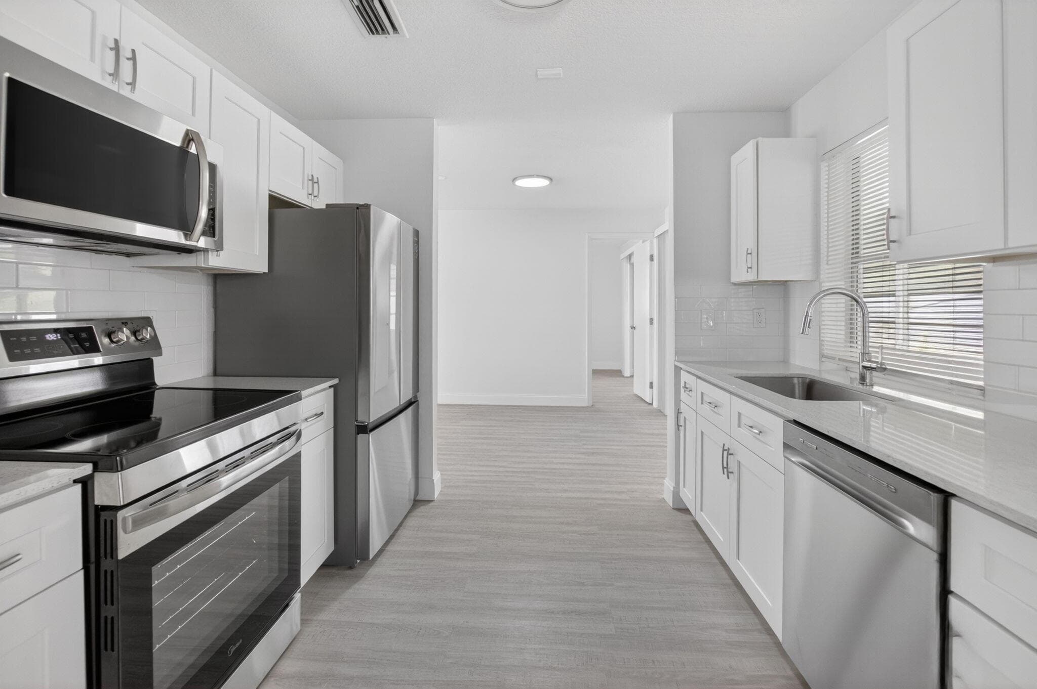 703 SW 18th Street, Boynton Beach, FL 33426 — photo 14 of 44