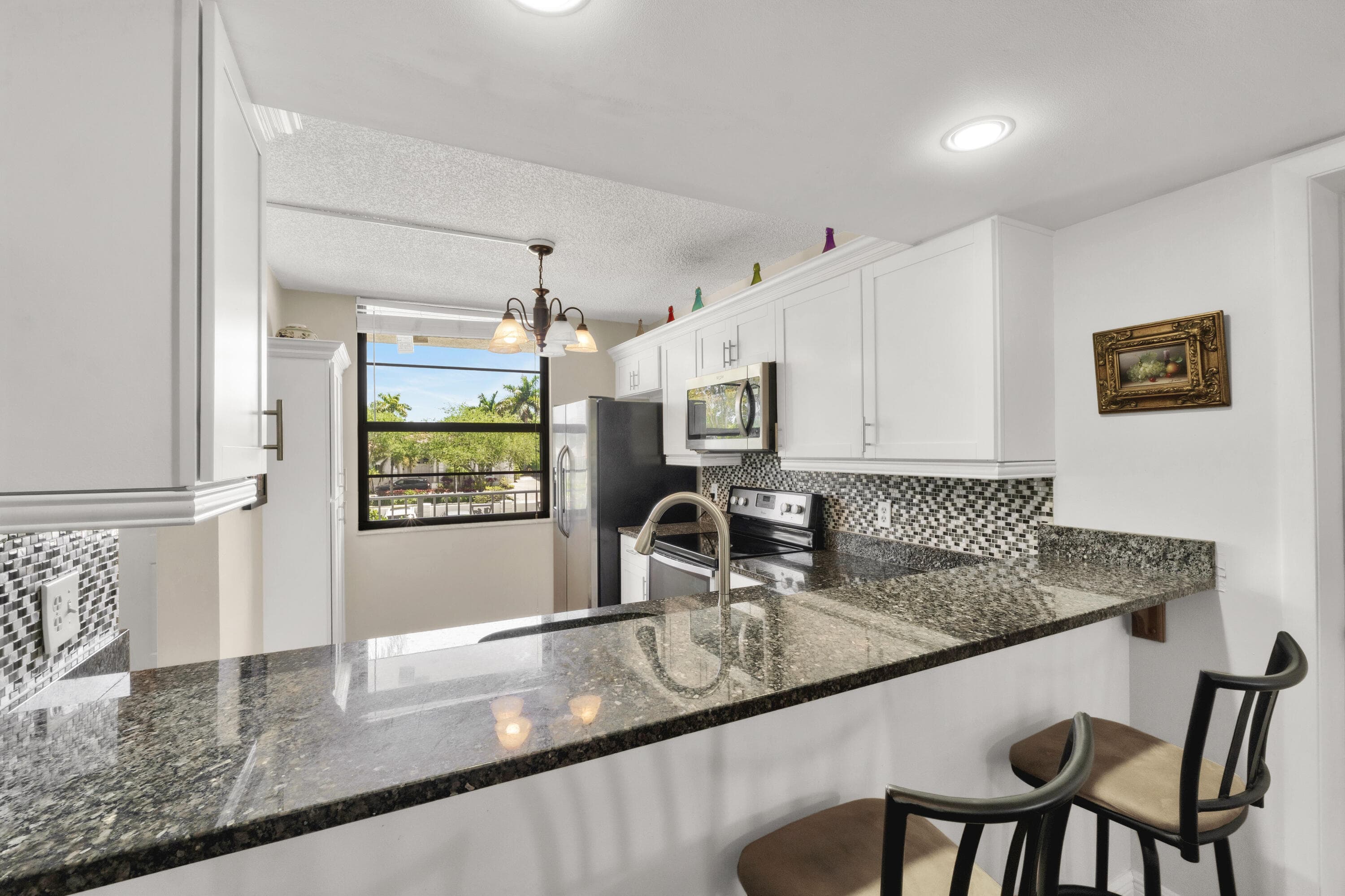 3716 Whitehall Drive 202, West Palm Beach, FL 33401 — photo 13 of 27