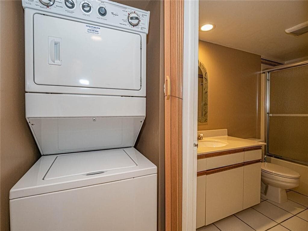 32 Plantation Drive 103, Vero Beach, FL 32966 — photo 19 of 30