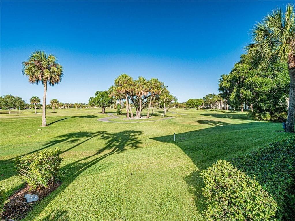 32 Plantation Drive 103, Vero Beach, FL 32966 — photo 21 of 30