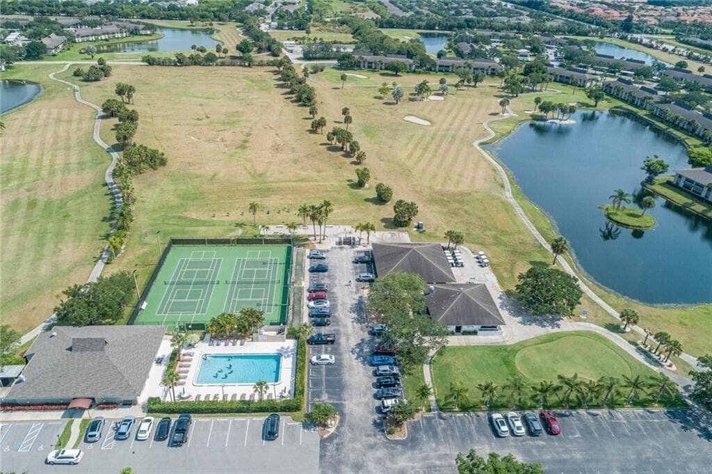 32 Plantation Drive 103, Vero Beach, FL 32966 — photo 23 of 30