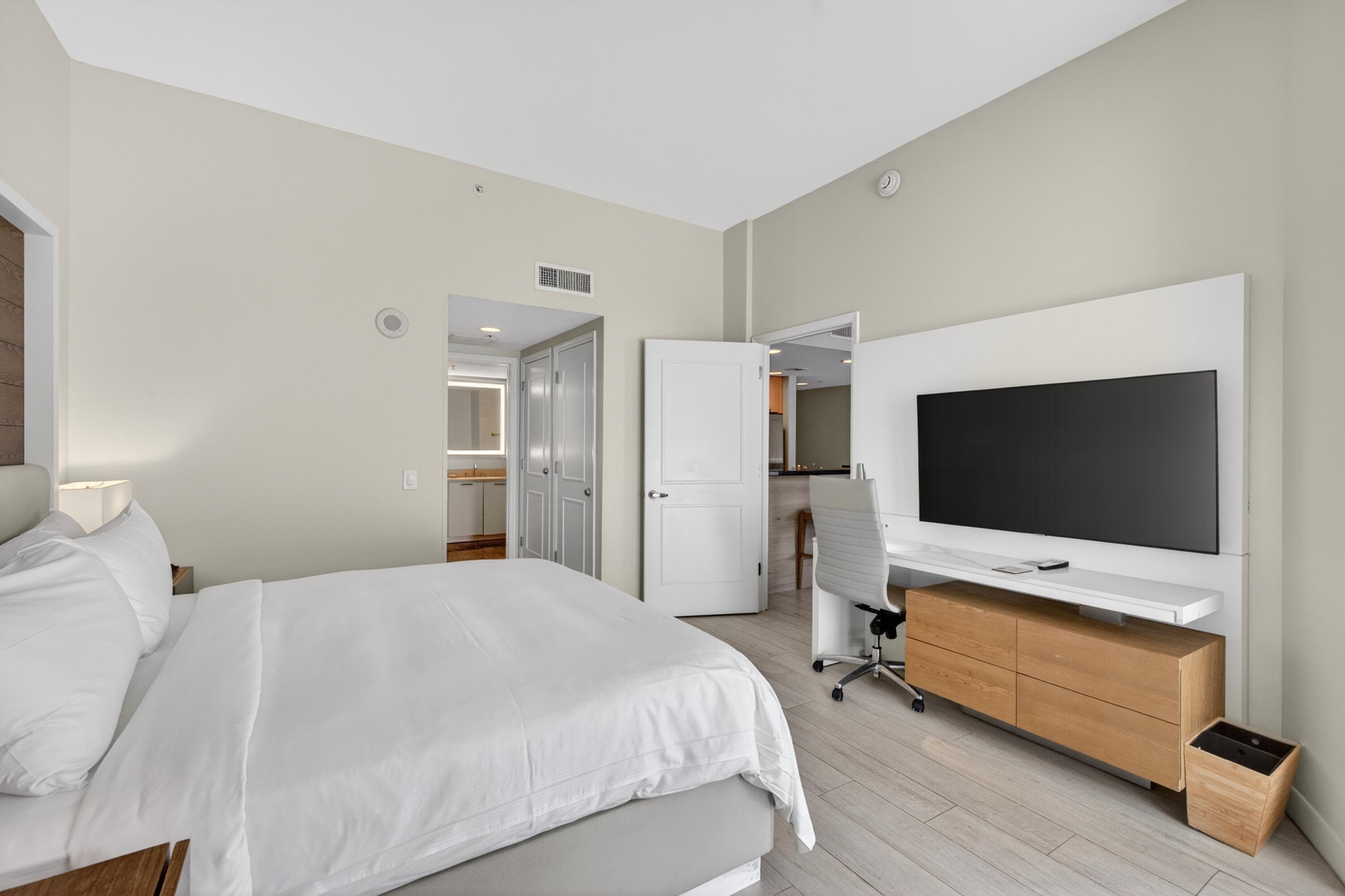 505 N Fort Lauderdale Beach Boulevard 605, Fort Lauderdale, FL 33304 — photo 13 of 51