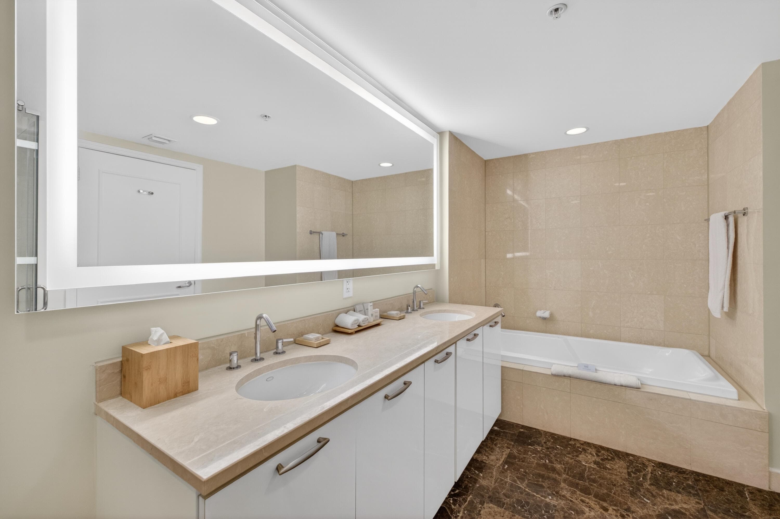 505 N Fort Lauderdale Beach Boulevard 605, Fort Lauderdale, FL 33304 — photo 18 of 51