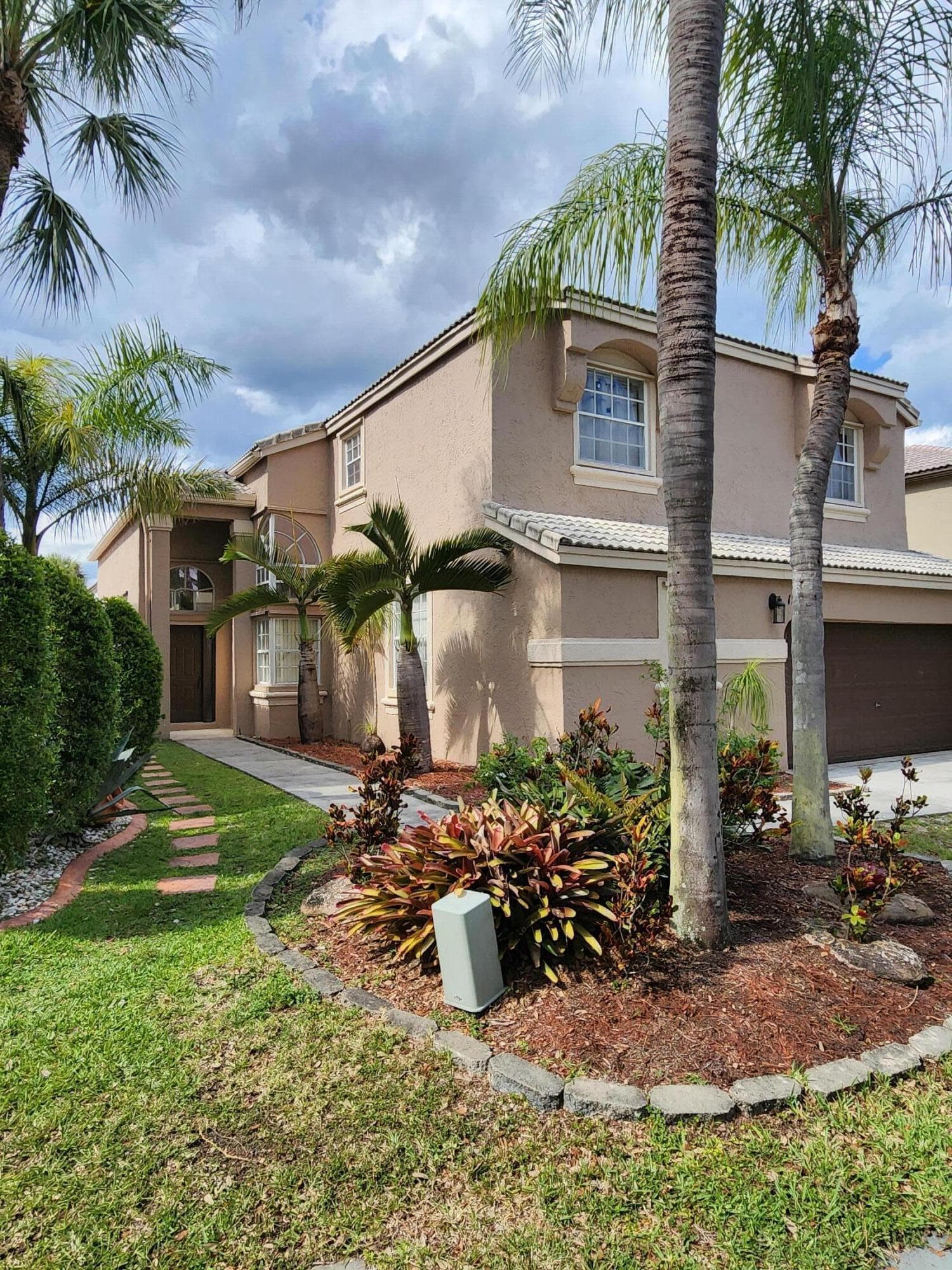 15729 NW Tenth Street NW, Pembroke Pines, FL 33028 — photo
