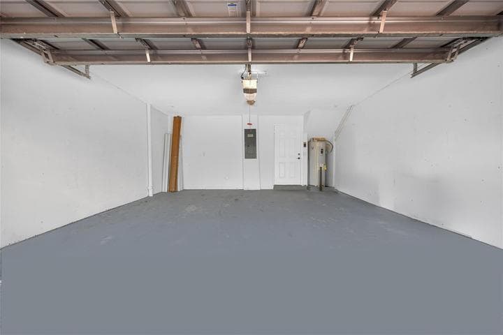 2725 NE 8th Avenue 109, Wilton Manors, FL 33334 — photo 27 of 32