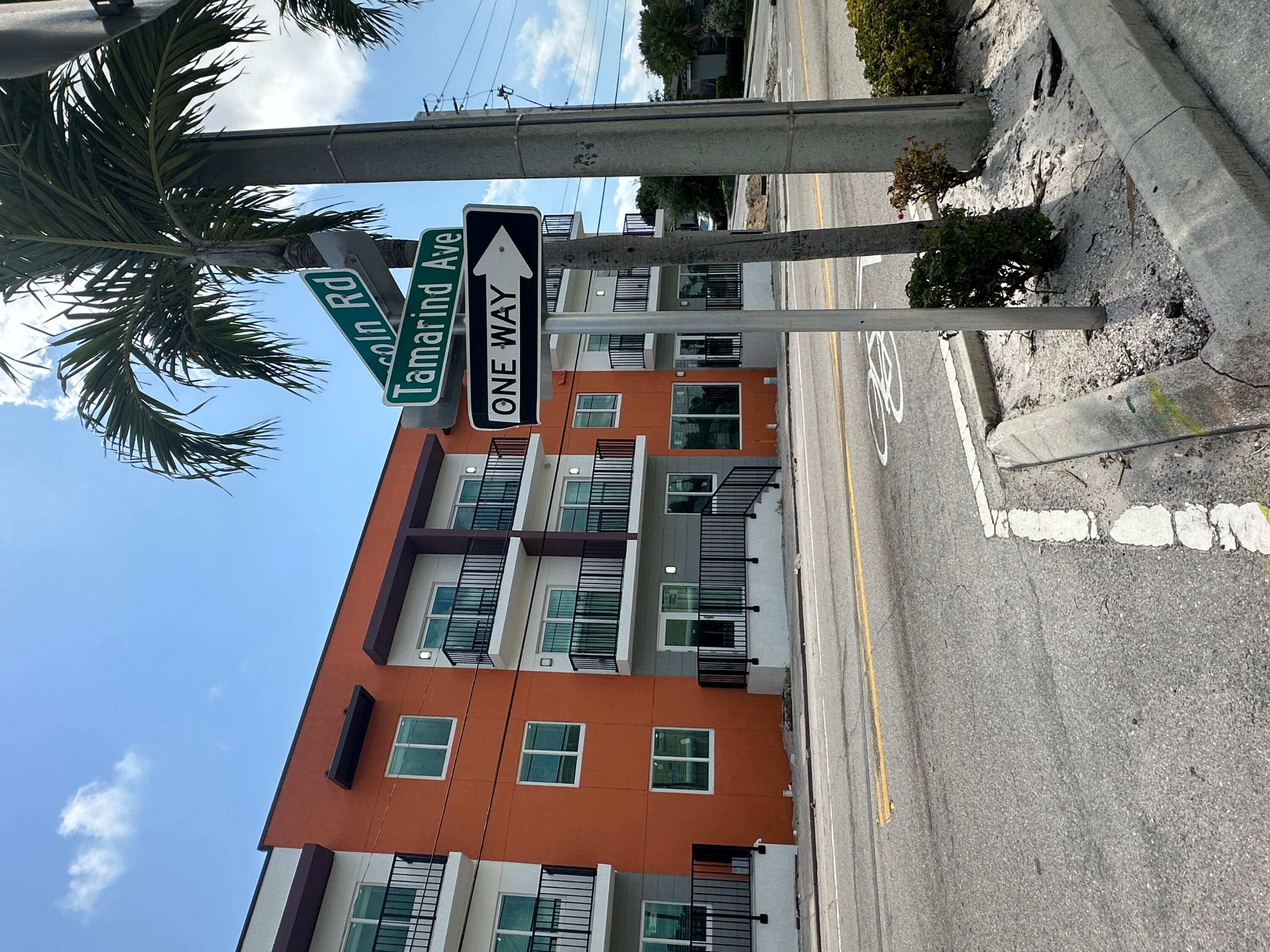 2121 N Tamarind Avenue, West Palm Beach, FL 33407 — photo 12 of 13