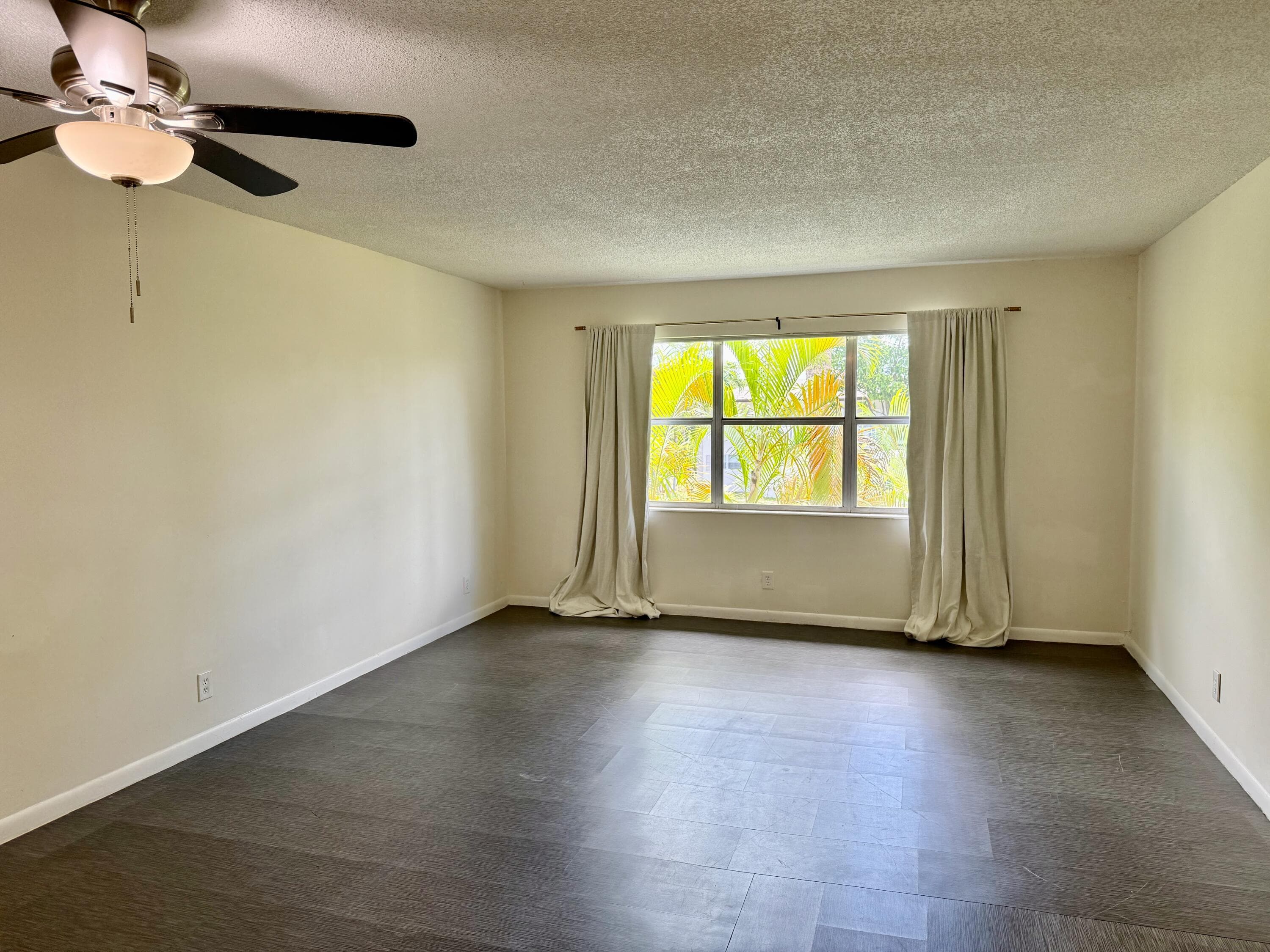 560 SE 2nd Avenue, Deerfield Beach, FL 33441 — photo 2 of 23