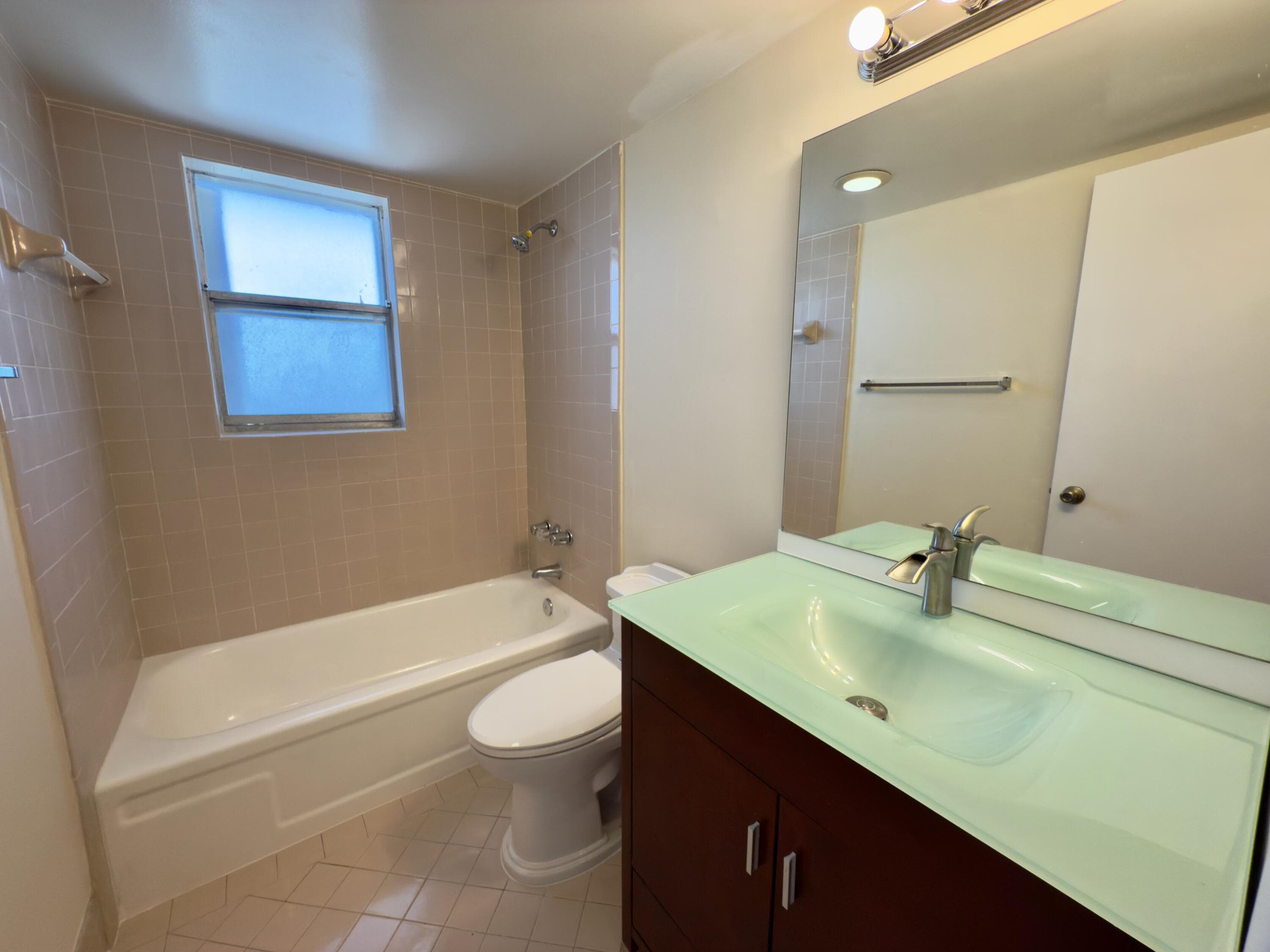 560 SE 2nd Avenue, Deerfield Beach, FL 33441 — photo 9 of 23