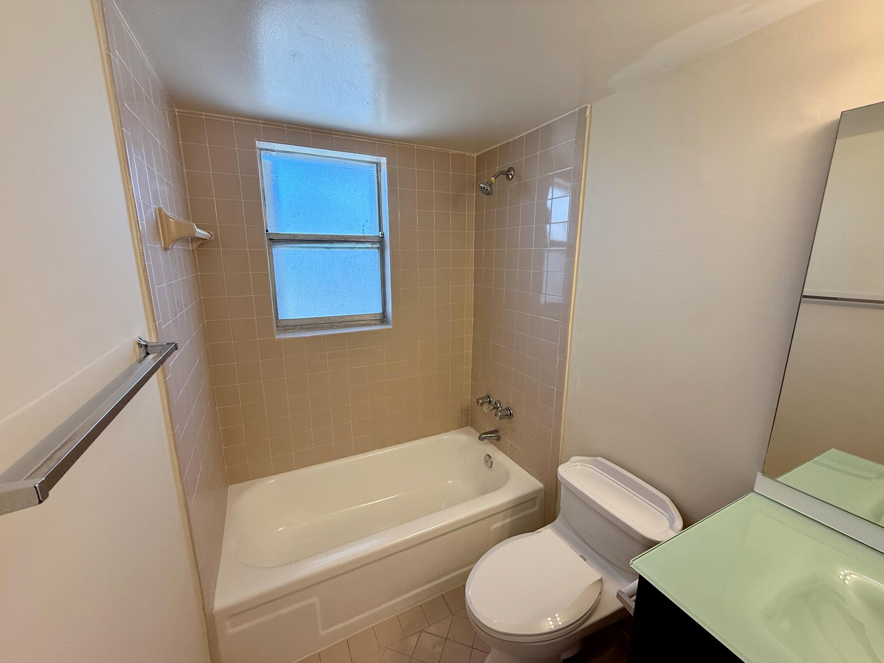 560 SE 2nd Avenue, Deerfield Beach, FL 33441 — photo 10 of 23