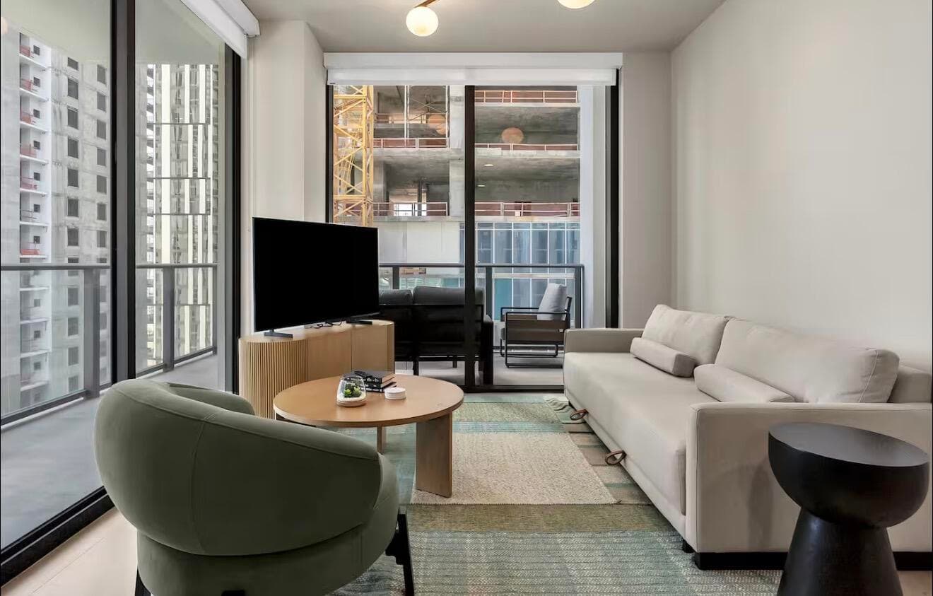 11 NE 6th Street 2507, Miami, FL 33132 — photo 3 of 38