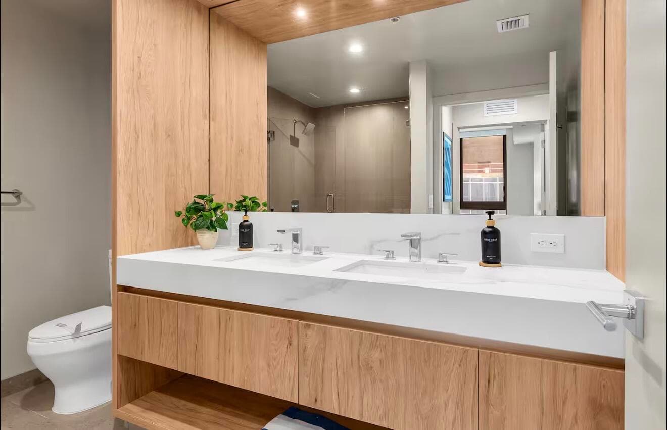 11 NE 6th Street 2507, Miami, FL 33132 — photo 19 of 38