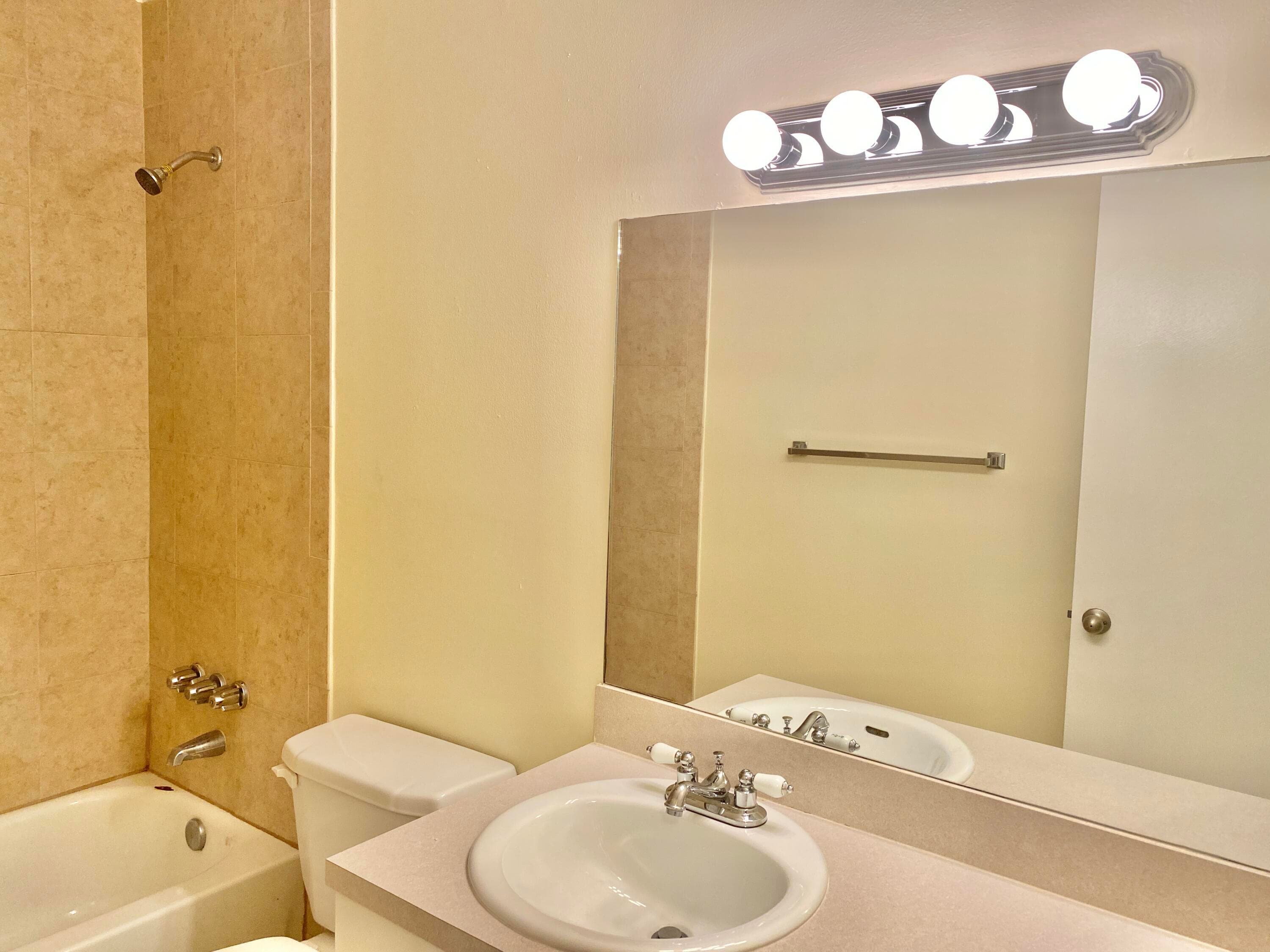 405 Executive Center Drive 208, West Palm Beach, FL 33401 — photo 15 of 34