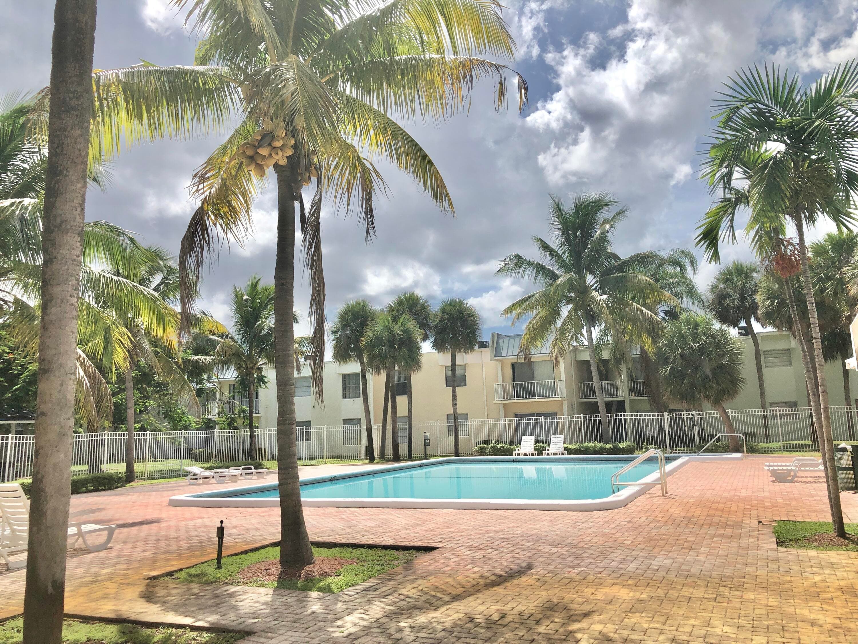 405 Executive Center Drive 208, West Palm Beach, FL 33401 — photo 28 of 34