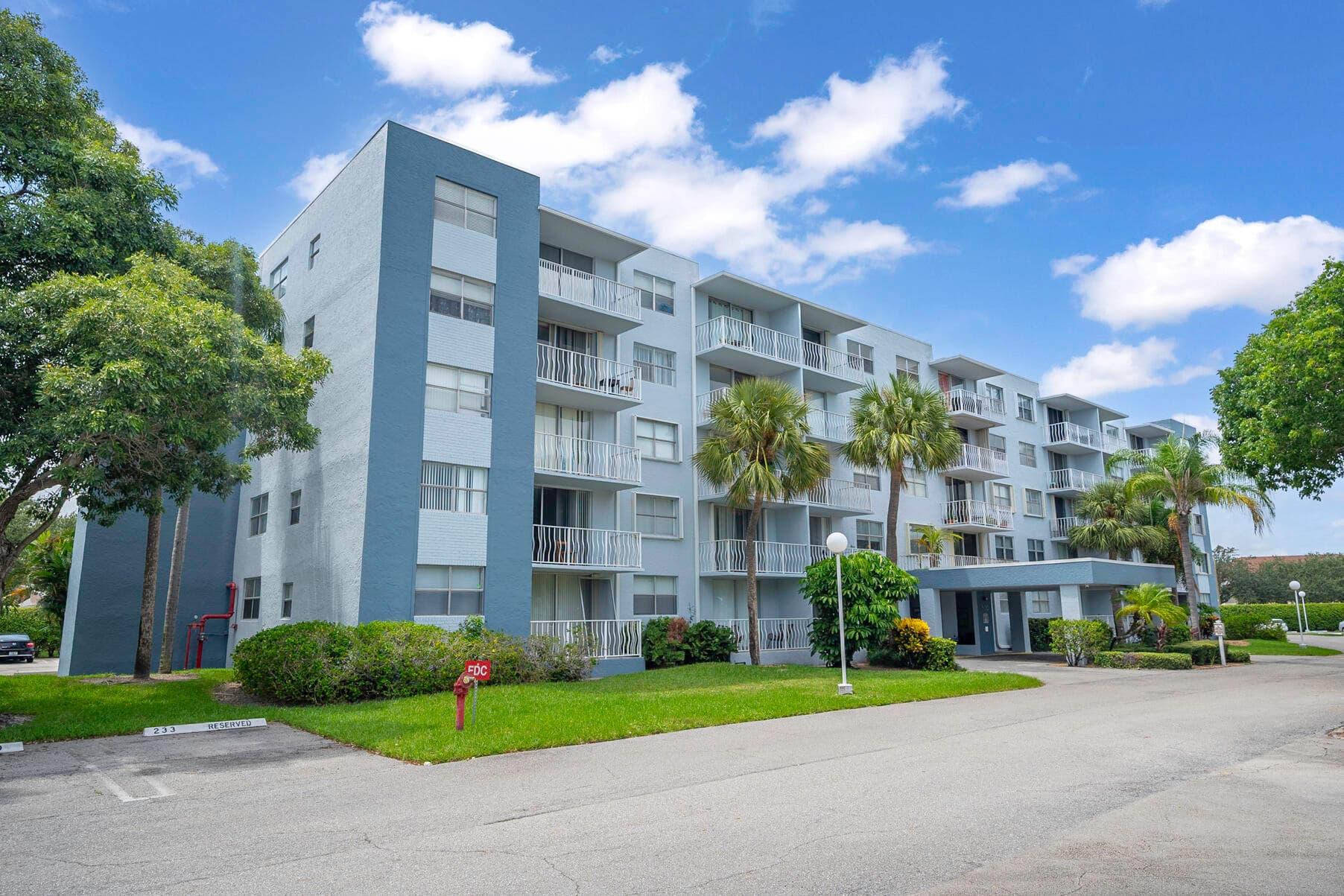 500 Executive Center Drive 3k, West Palm Beach, FL 33401 — photo 1 of 18