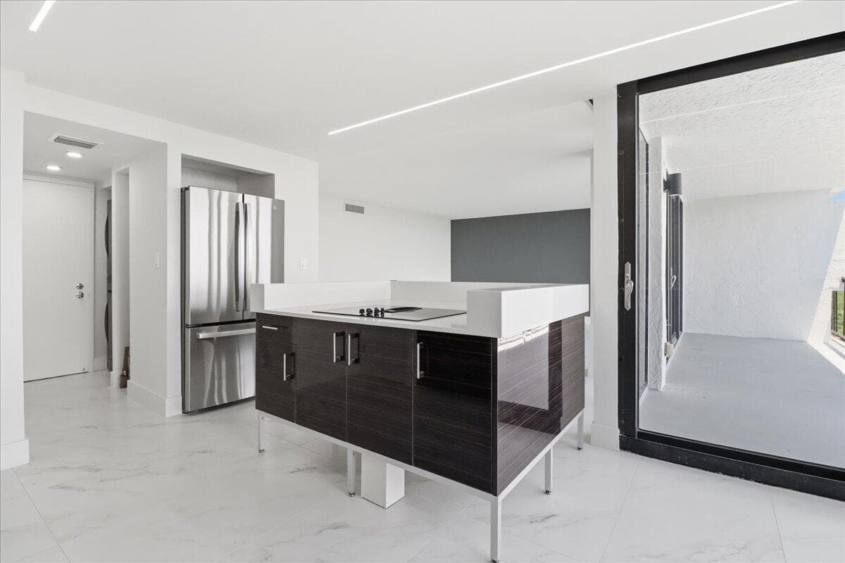 936 Intracoastal Drive 21c, Fort Lauderdale, FL 33304 — photo 9 of 31