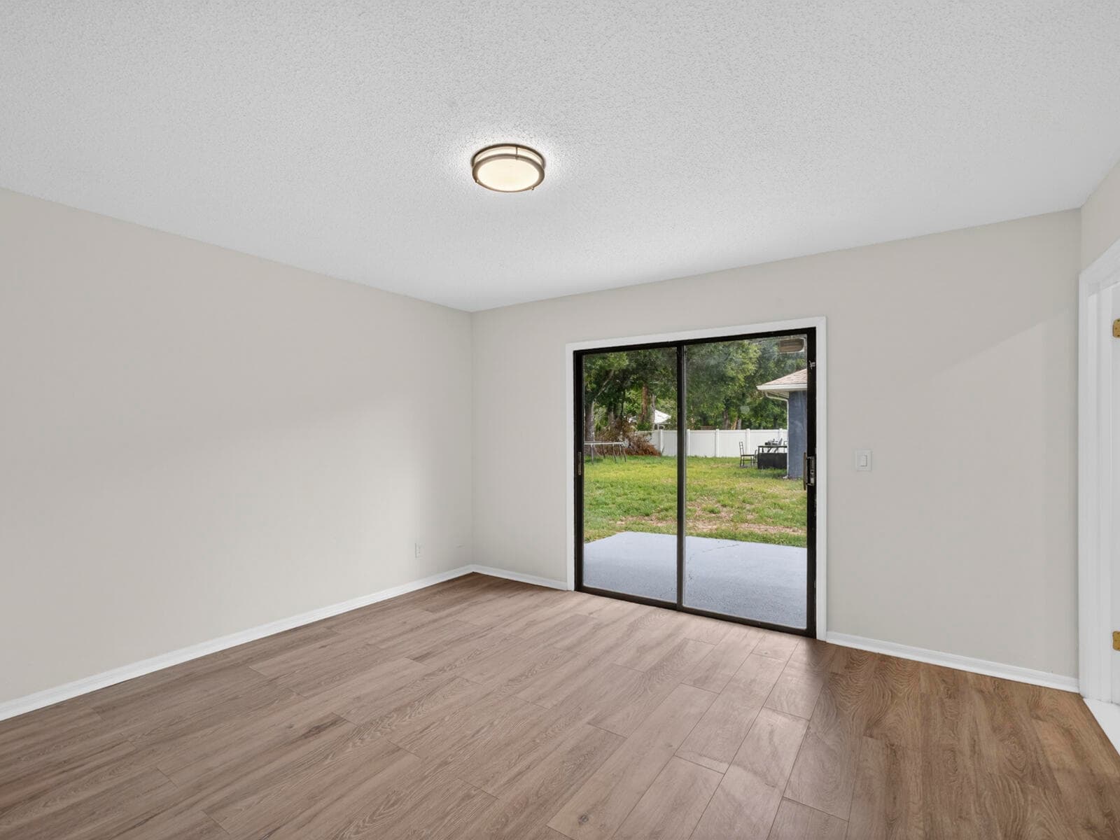 1373 32nd Avenue SW, Vero Beach, FL 32968 — photo 13 of 30