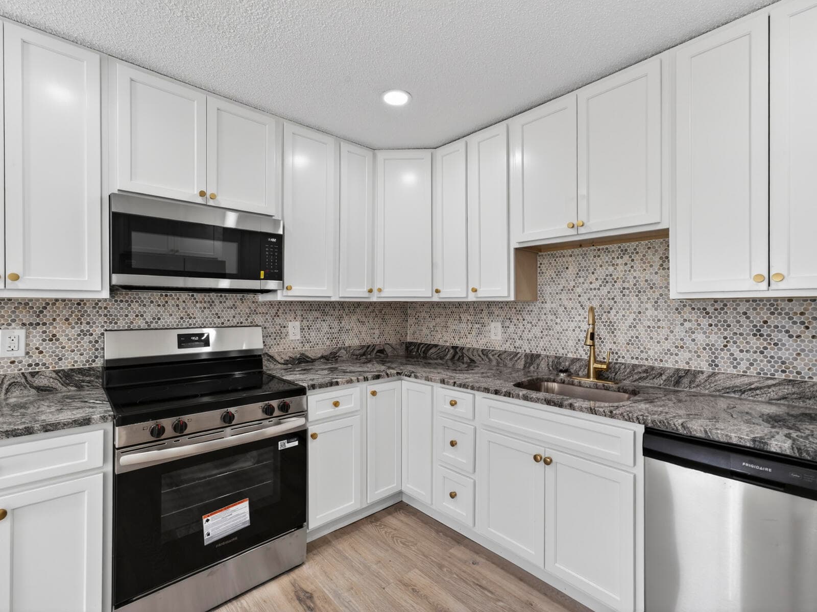1373 32nd Avenue SW, Vero Beach, FL 32968 — photo 10 of 30