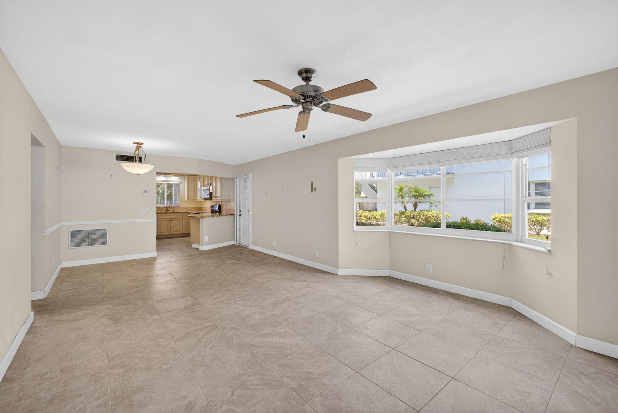 6 Garden Street E 108p, Tequesta, FL 33469 — photo 8 of 50