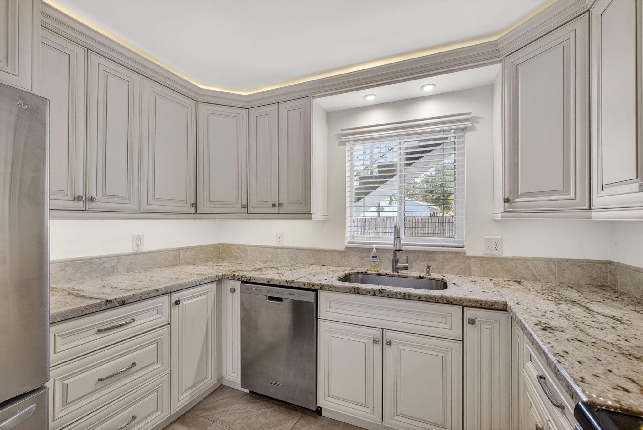 6 Garden Street E 108p, Tequesta, FL 33469 — photo 12 of 50