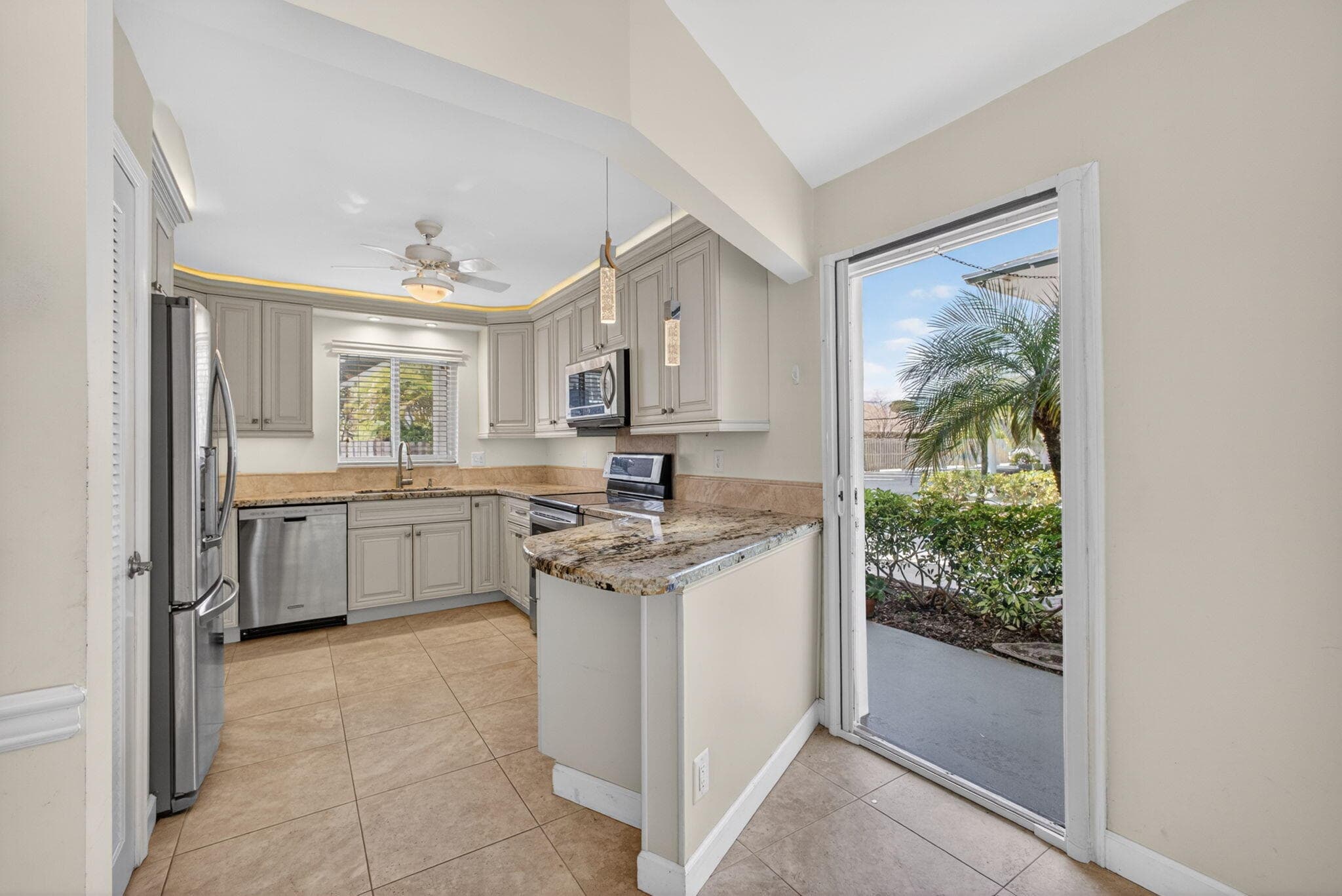 6 Garden Street E 108p, Tequesta, FL 33469 — photo 16 of 50