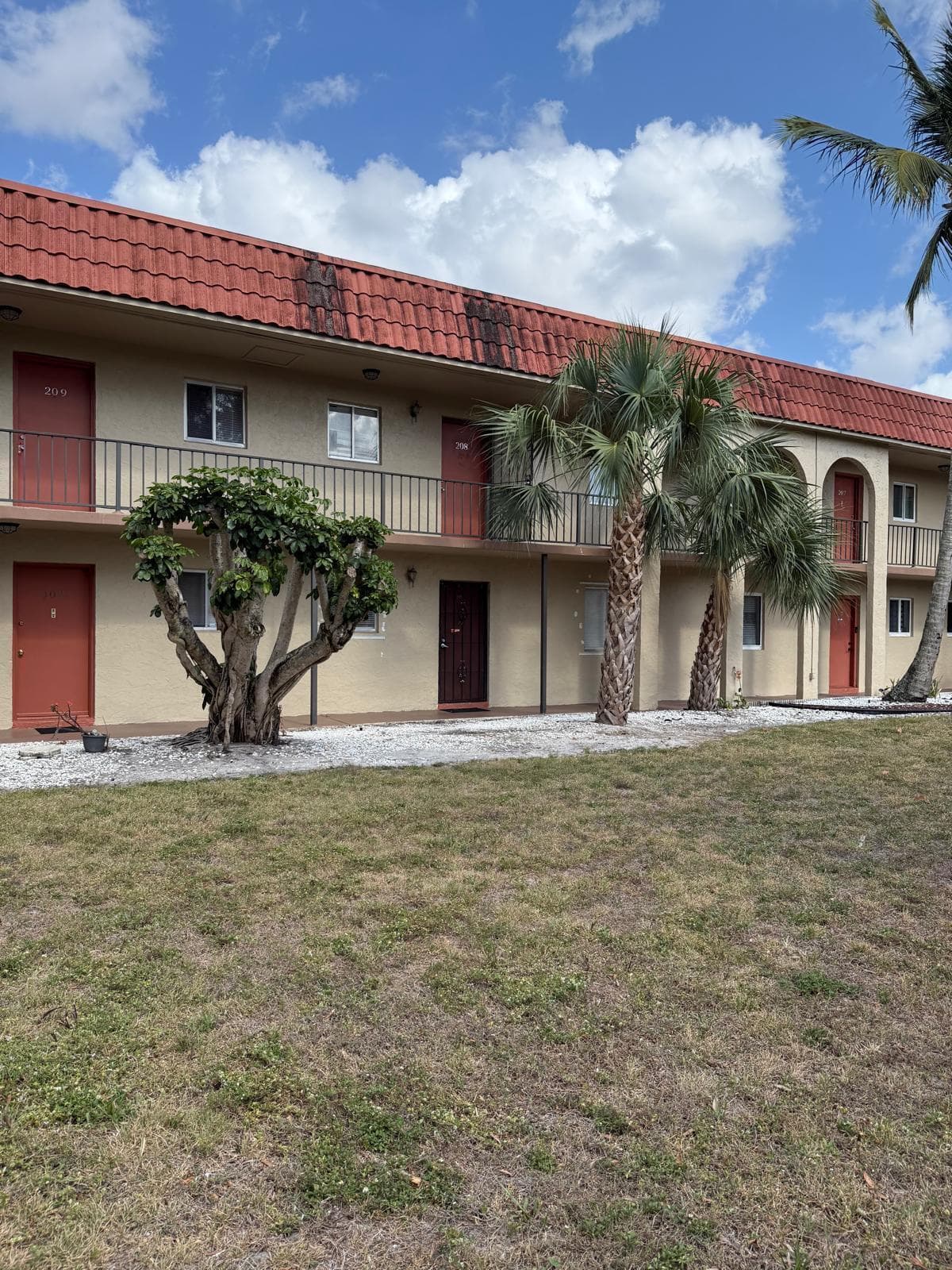 6074 Forest Hill Boulevard 208, West Palm Beach, FL 33415 — photo 2 of 12
