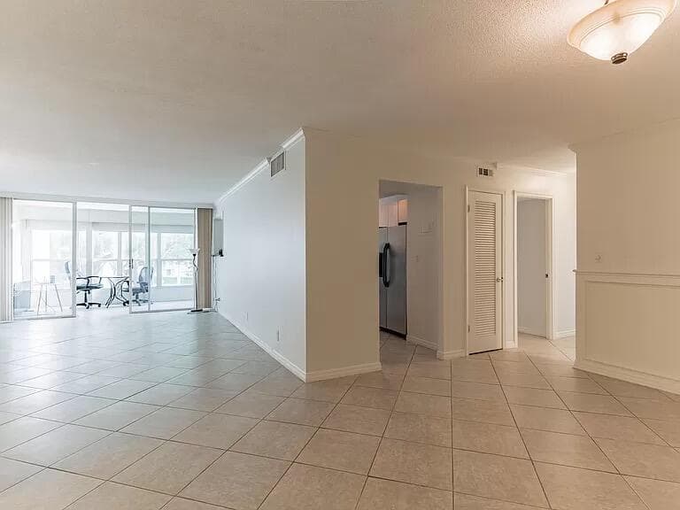 6901 Cypress Road C14, Plantation, FL 33317 — photo 1 of 10
